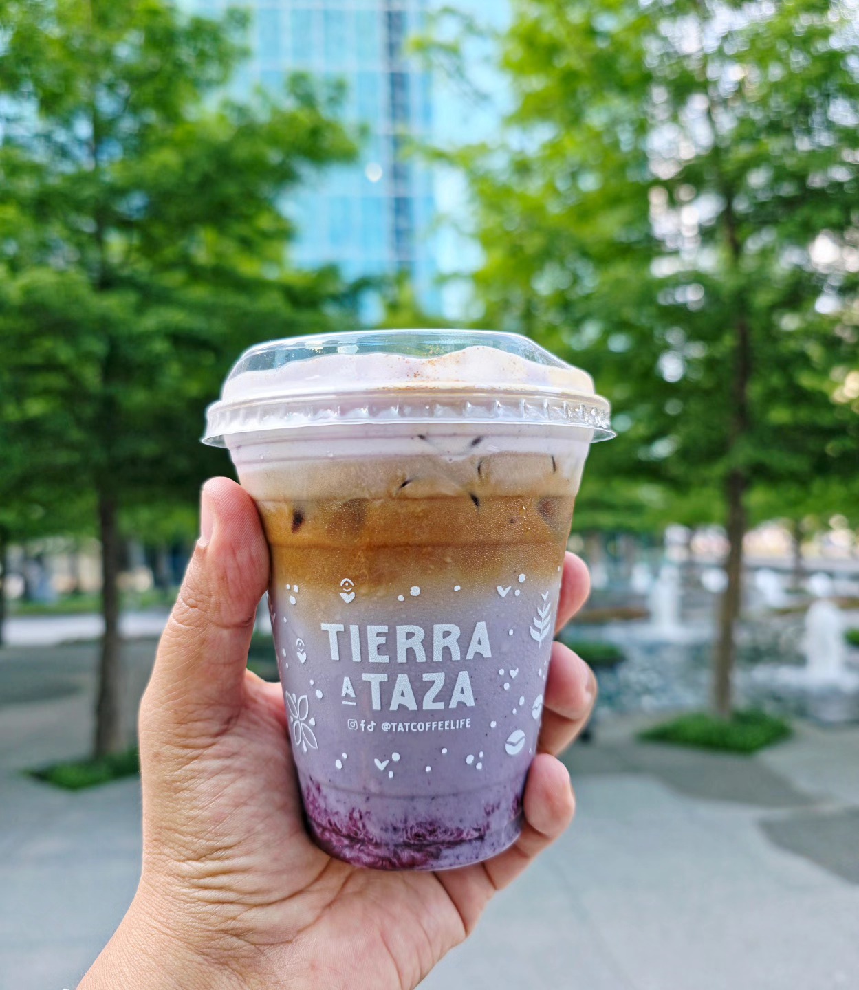 Happy Saturday! ☀️ Swing by and try one of our refreshing seasonal drinks!
Big shoutout to @jennsanchez.design for the amazing new cup design, just in time for our summer sips! They look as good as the drinks taste! 🤩
#tatcoffee #tatcoffeelife #dallascoffee #dallascoffee #tripleberrylatte