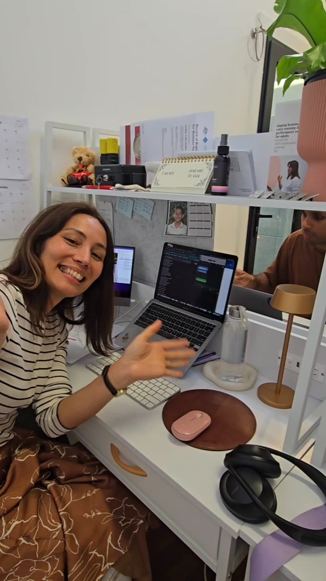 POV: Returning to the office as a singer 🤣
#OfficeLife #SingingAtWork #BackToTheOffice #MusicInTheWorkplace #OfficeVibes #CareerChange