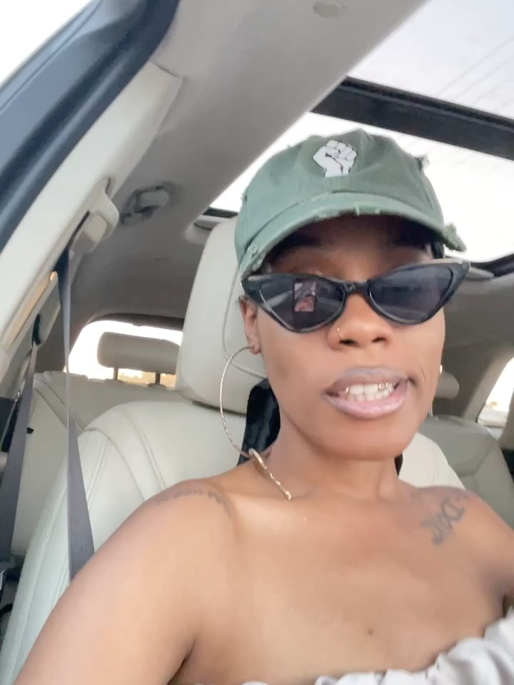 Car karaoke! 🥂 y’all realize I had forgotten all my favorite songs? Lol
#tupac #e40 #tpain
