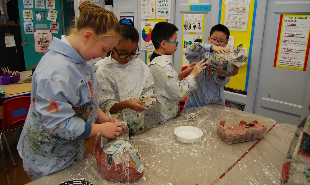 Students at Ps 216 Arturo Toscanini collaborated with Puppetry In Practice artists in creating scenery and costume pieces for their exciting production of "The Jungle Book." #artsinschools #schooltheatre #nycschools #nycdoe
To learn more, visit www.PuppetryInPractice.org
