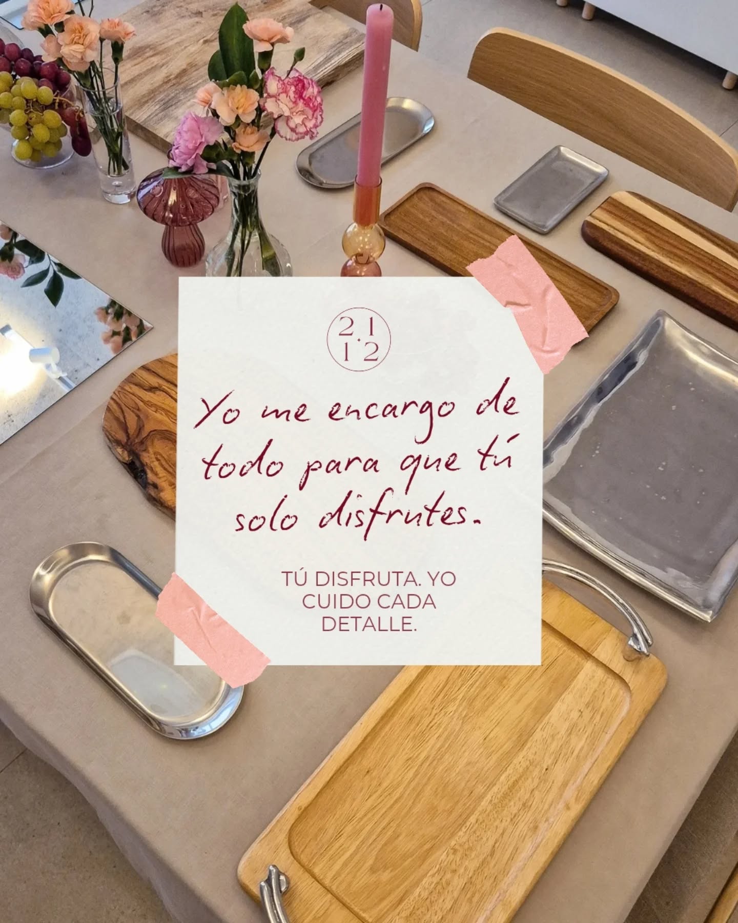 ✨ Te preparo todo esto desde cero… para que tú solo disfrutes.
Hay personas que disfrutan organizando. Y hay personas que solo quieren vivir el momento.
Pensar el menú.
Montar la mesa.
Coordinar tiempos.
Cuidar cada detalle.
Eso que tú no quieres hacer… es exactamente lo que yo hago por ti.
Para que cuando llegue tu evento —en casa, en una oficina o en cualquier espacio—no tengas que correr, improvisar ni preocuparte.
Solo sentarte.
Brindar.
Y disfrutar de la gente que importa.
Porque un evento no va de bandejas bonitas.
Va de sentirte tranquila.
De estar presente.
De que todo fluya sin que tú muevas un dedo.
Eso es lo que hago en cada celebración que acompaño. 🤍
Si quieres un evento donde tú solo tengas que disfrutar, escríbeme.
#EventosMadrid #cateringenmadrid #cateringadomicilio #madrideventos