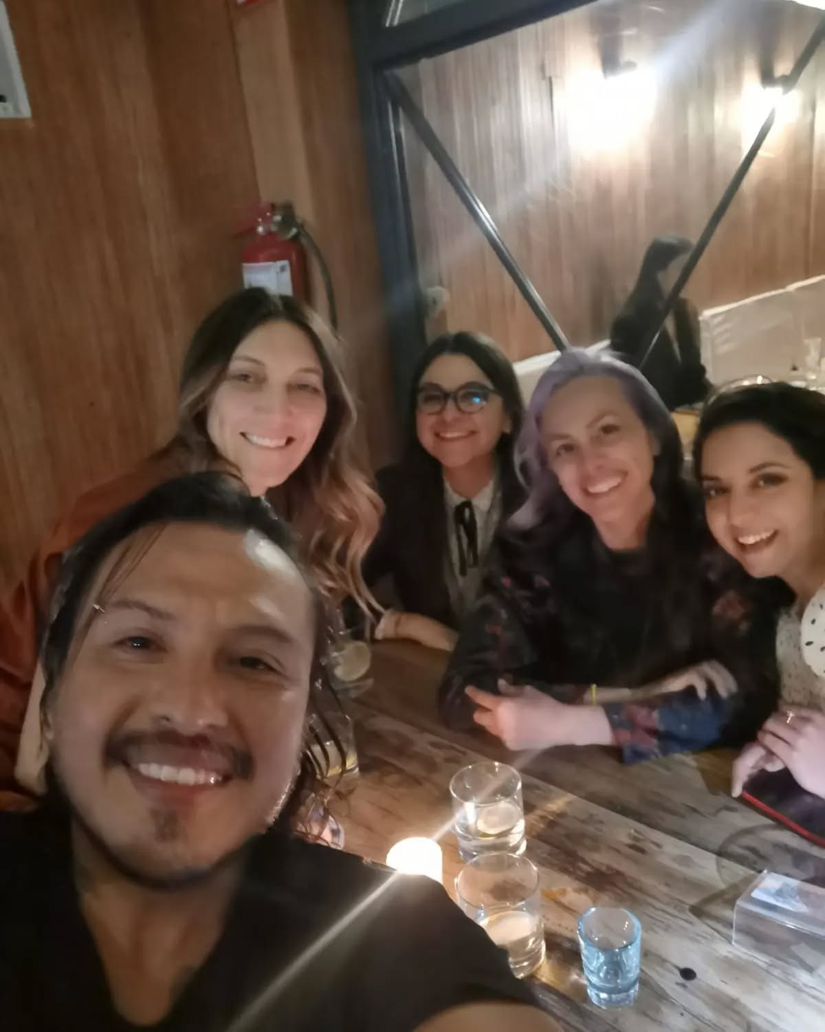 Si las fotos expresaran el buen trabajo, la dedicación y la chingonería, Instagram reventaría con ésta. Qué orgullo rodearme de tanto talento.