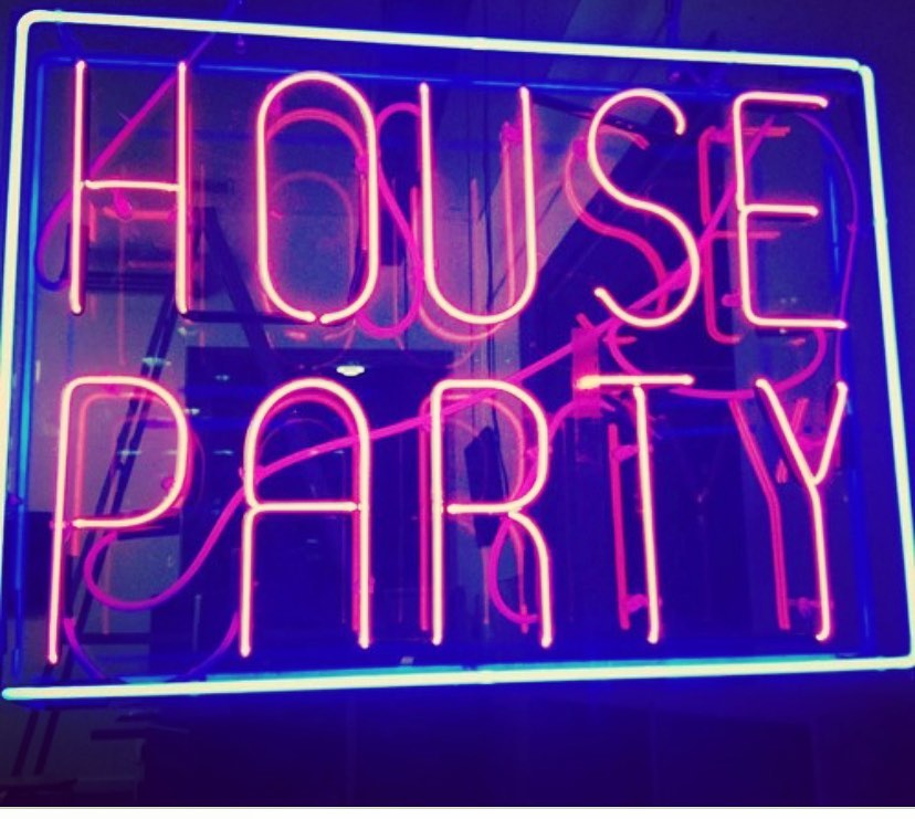 Who doesn’t like a good ‘ole Saturday night house party! #80sbabies #90sbabies #birthdayhouseparty #atlantaeventplanner #kontourevents #atlantaeventdesigner