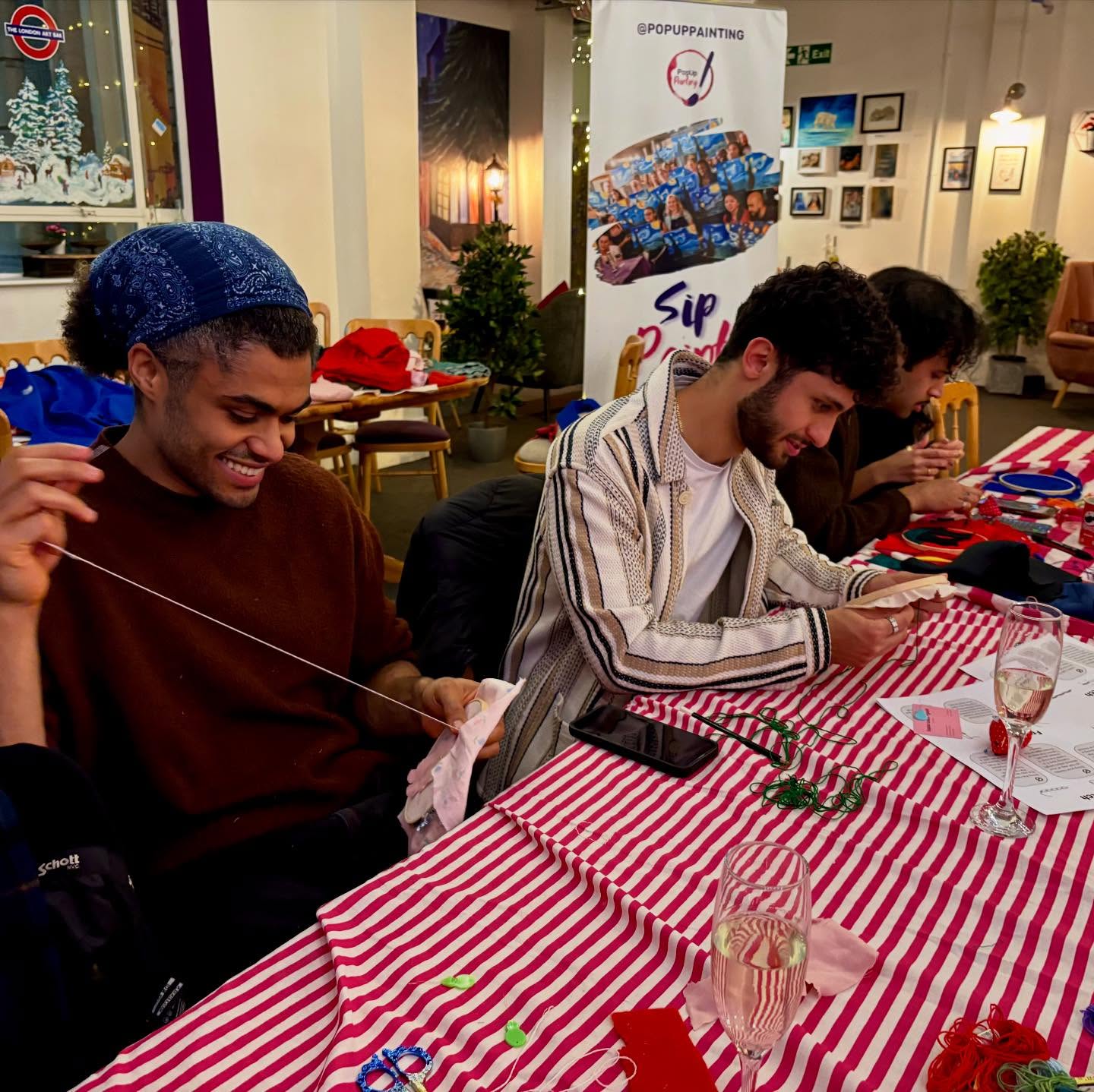 Some wonderful sipping & stitching was going on last Friday!🍸🪡
Beautiful creations and vibes⭐️
Don’t miss out on our next one- a galentines special!💕
#sipandstitch #collabarts #event