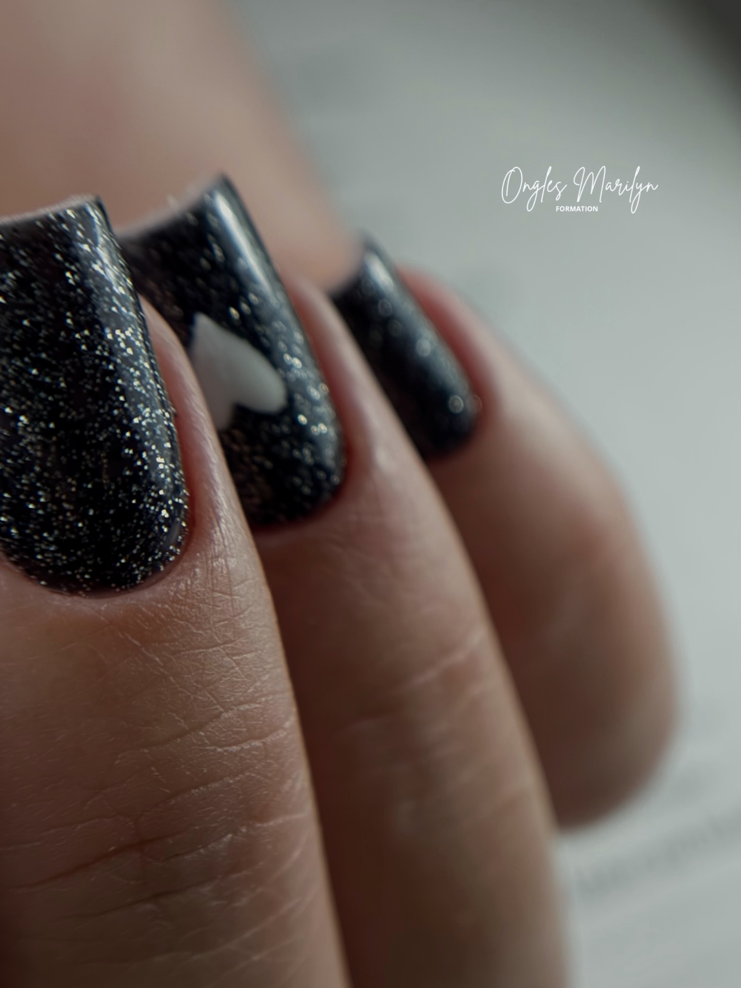 Un nail art qui se porte avec subtilité🖤
#nailsart#saintvalentin#nailsvalentinesday