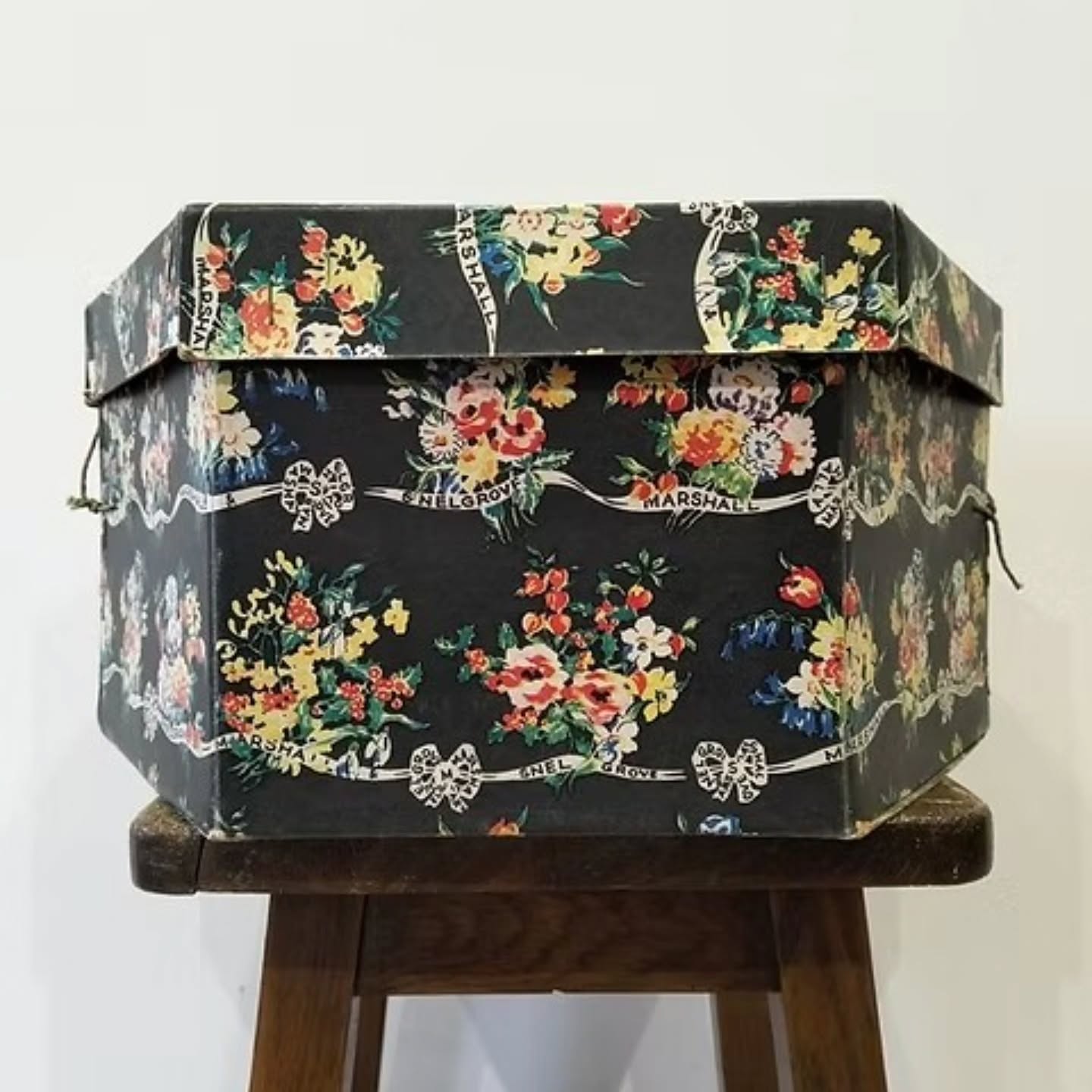 Vintage Snelgrove & Marshall Floral Hat / Storage Box (Octagonal) – Chintz Print | https://share.google/AvBRWUZSk25NUrcIq