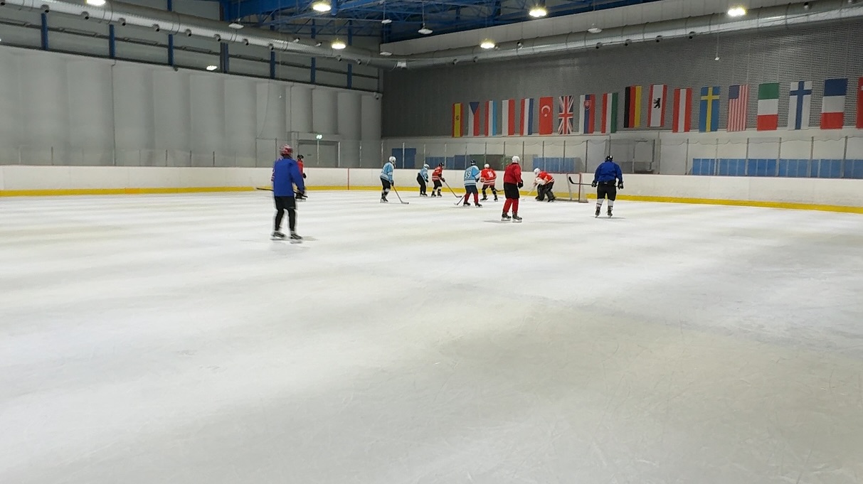 ✨17. Januar 2026✨
Gestern fand wieder eine Eisnacht statt. Wir haben drei Teams gebildet und konnten somit ein kleines Turnier mit Hin- und Rückrunde spielen!
#unitedonice #hockey #eishockey #fürdiewertedeslebens