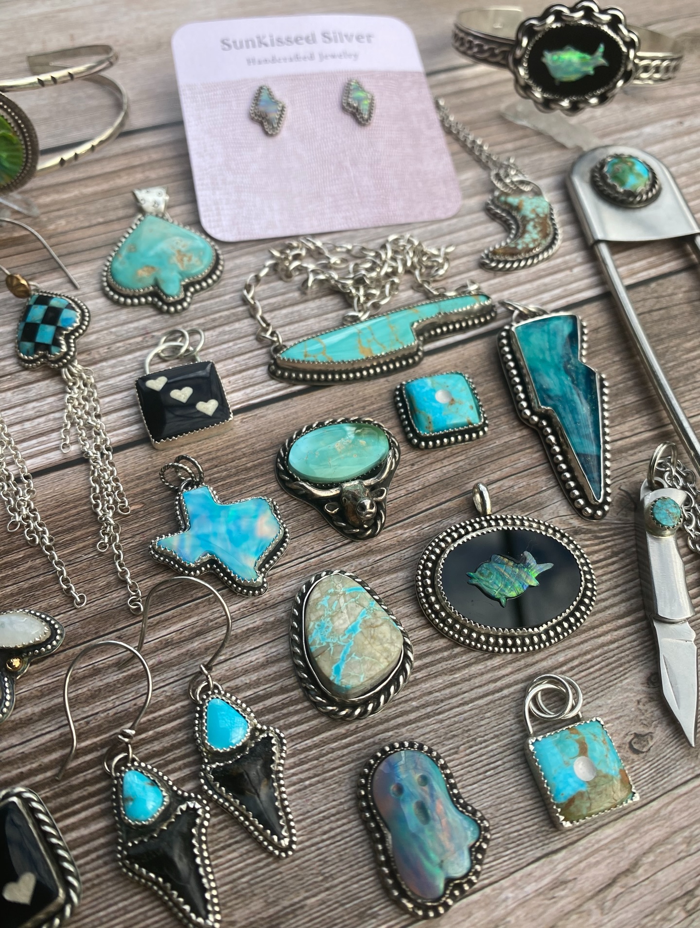 A little black & a little blue 🖤🩵✨These are all available for purchase! Lots of American mined turquoise & aurora opal - necklace pendants, made to size rings, earrings, & bracelet cuffs.
.
#sterlingsilverjewelry #smallbusinessowner #silverjewelry #turquoisejewelry #handmadejewelry