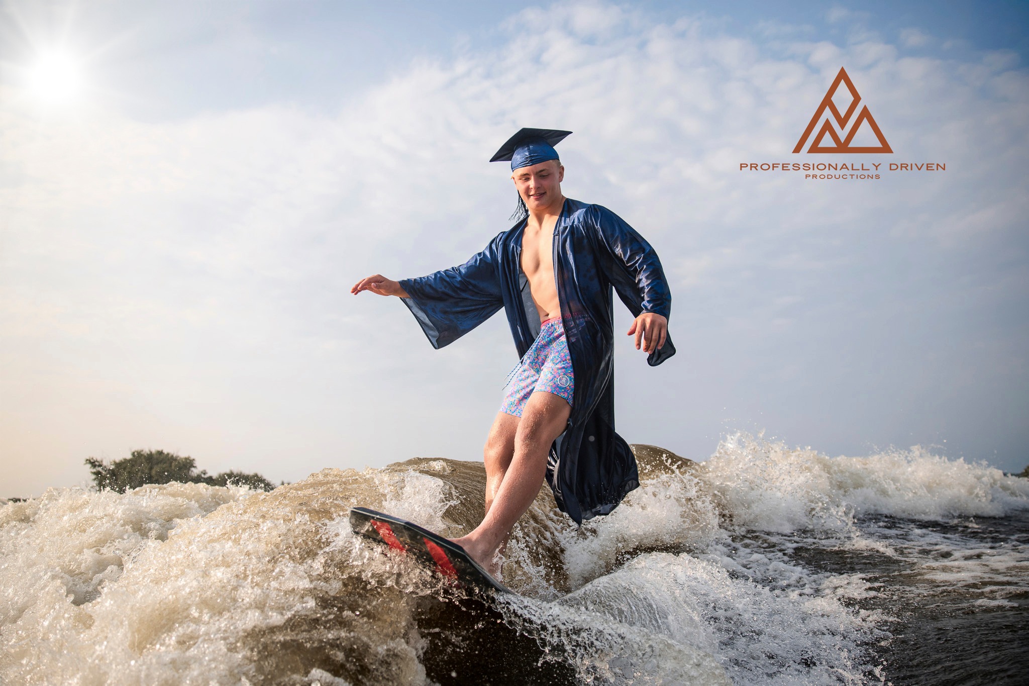 📣 Class of 2027 — now’s the time to book your senior photo session.
2025 was an incredible year of senior photos — from hopping in my kayak to capture some fishing fishing shots to hauling a piano into a creek. No two sessions were alike, because no two seniors are alike.
I don’t do cookie-cutter senior photos.
I focus on you — your personality, your interests, and what makes you stand out.
If you want senior photos that don’t look like everyone else’s, let’s lock in your date.
📸 Now booking Class of 2027 seniors.
Driven to Create. Inspired by YOU.
#ClassOf2027 #SeniorPhotos #SeniorPortraits #IowaSeniors #HighSchoolSeniors #SeniorYear #BeYou #SeniorStyle #SeniorSession #ProfessionallyDriven