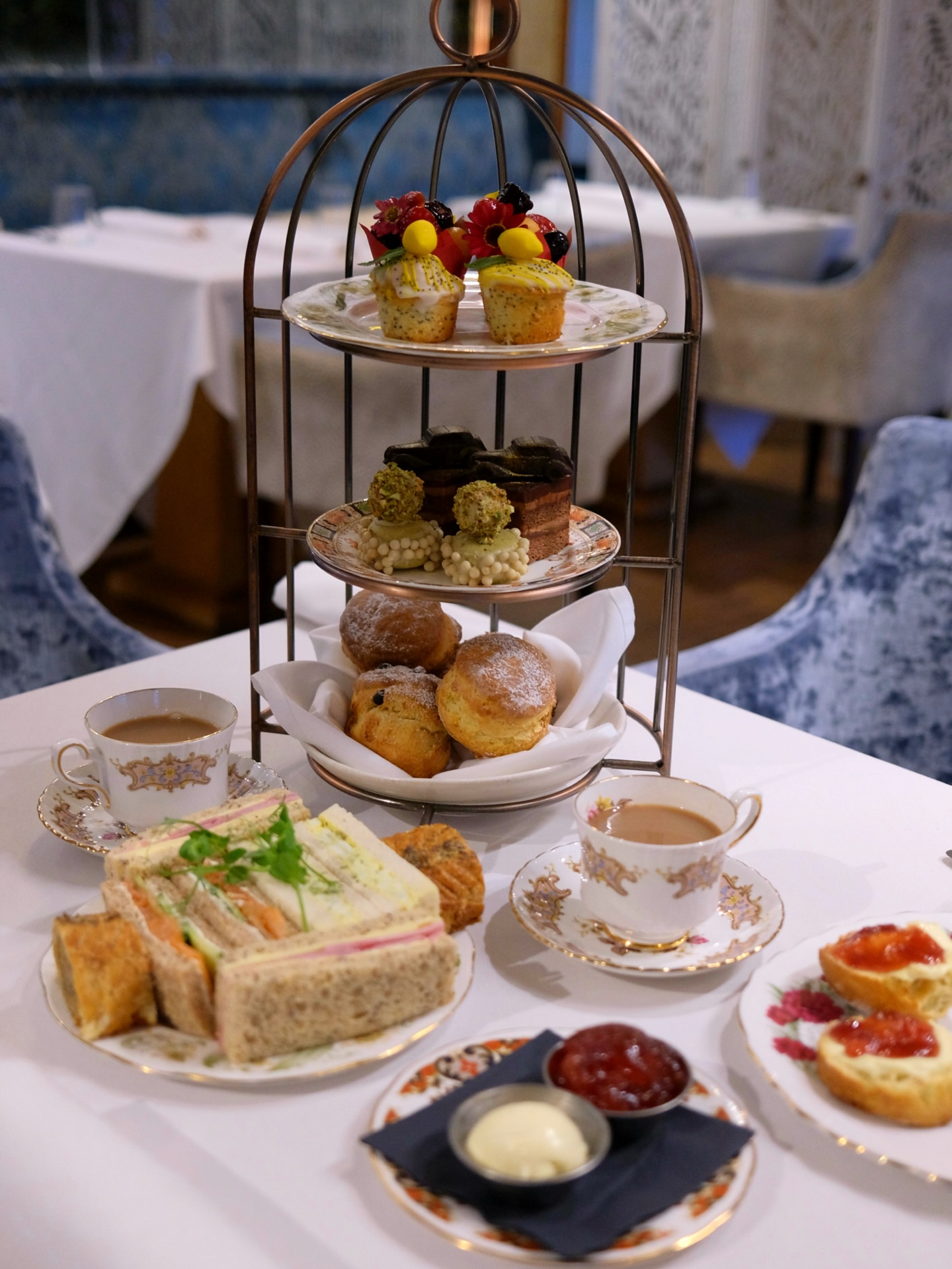 Introducing our new Traditional Afternoon Tea! Our take on the British classic 🫖 perfect for indulging in sweet treats, homemade scones and savoury bites.
From our signature Bentley chocolate truffle gâteau to our chef’s selection of finger sandwiches, lovingly prepared with the finest ingredients 🍰
Afternoon Tea £39 per person
Sparkling Afternoon Tea with Chapel Down Brut £50 per person 🥂
Book now via the link in bio.
#afternoontea #cambridge #experience
