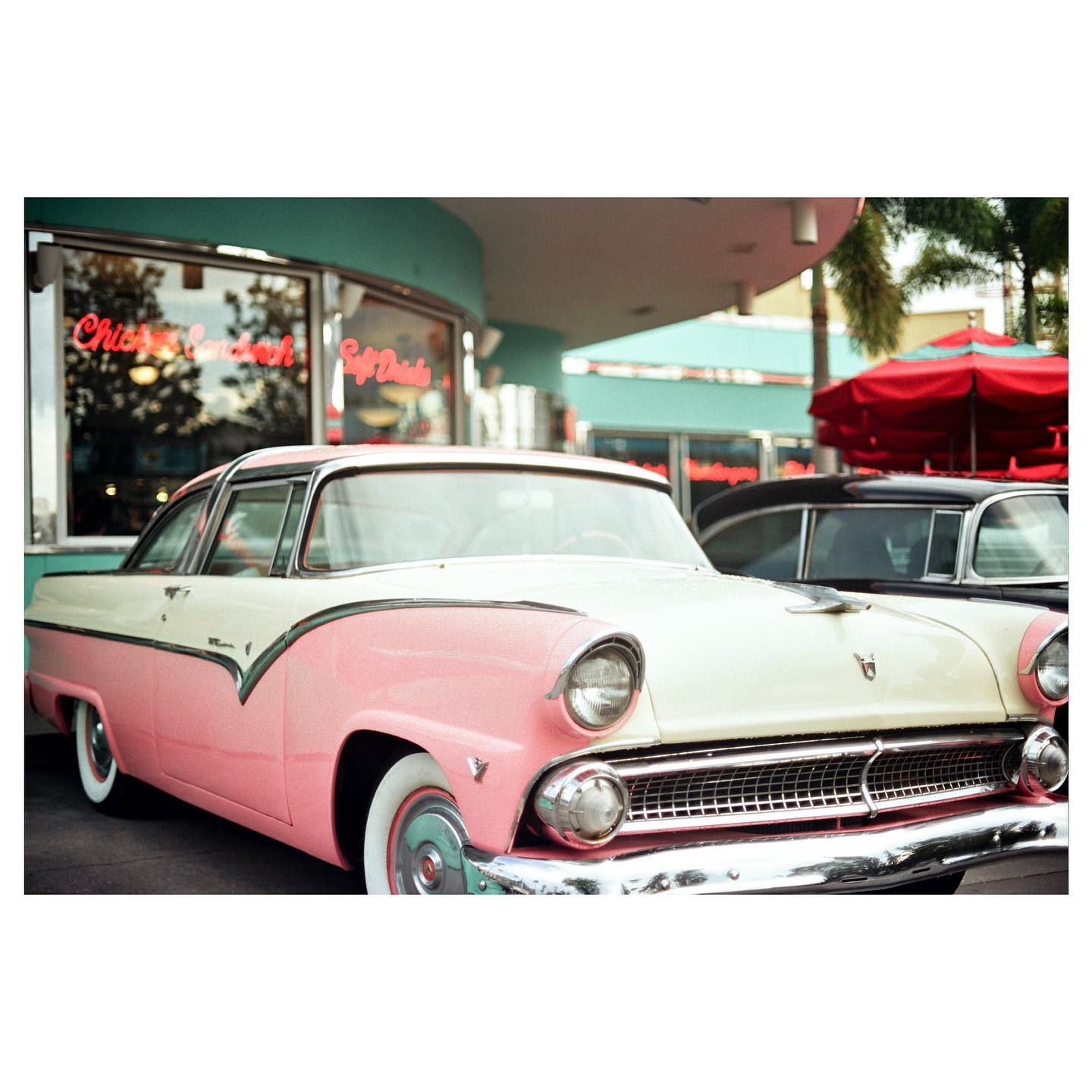 @ mel’s drive in
📷: canon ae-1 / kodak ektar 100
#ae1 #35mm #canon #canonae1 #ektar100 #kodak #kodakektar100