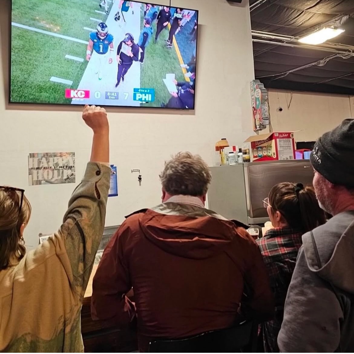 The Super Bowl is just around the corner! Skip the mess and DM us about hosting your party at @garagebarcbw
#superbowl #garagebarcbw #carbondalebeerworks #carbondaleco #carbondalecolorado