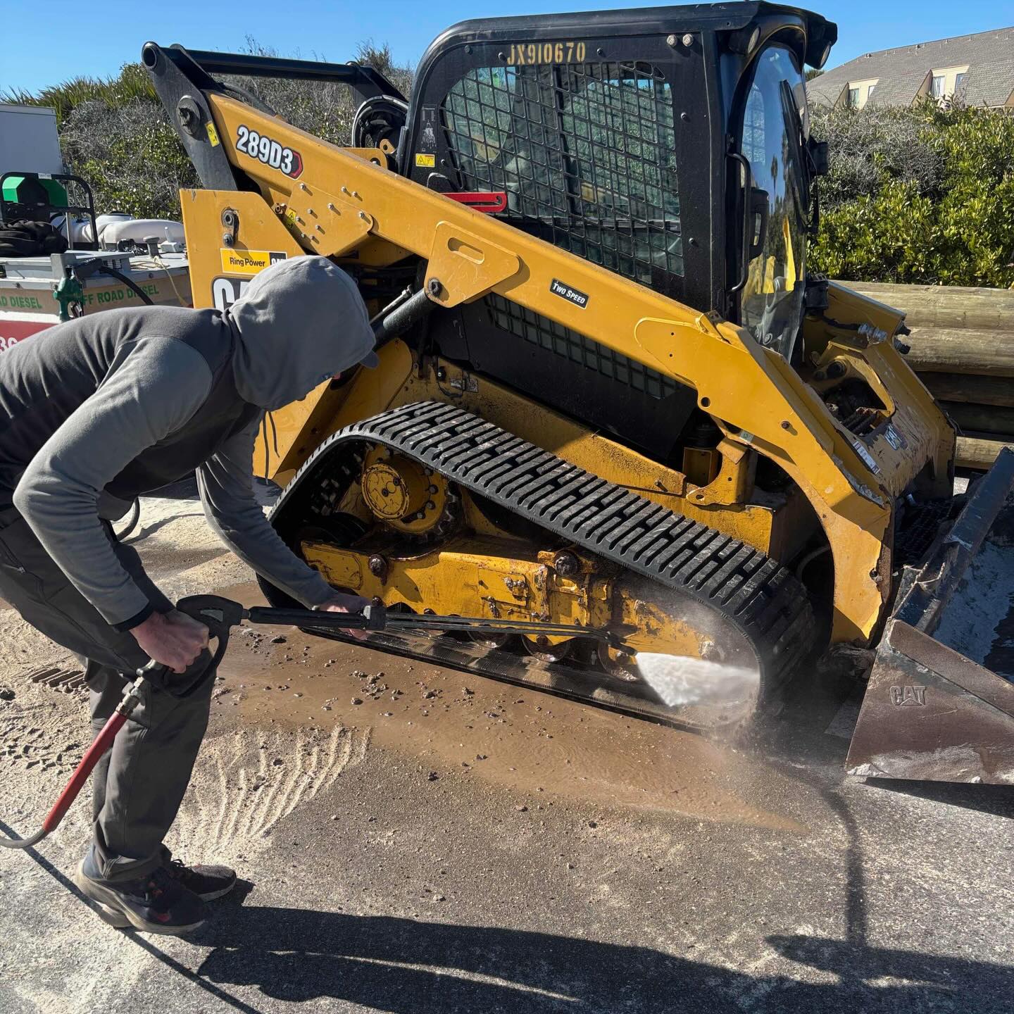 Chilly weather = machine maintenance day ❄️
#CAT #maintenance