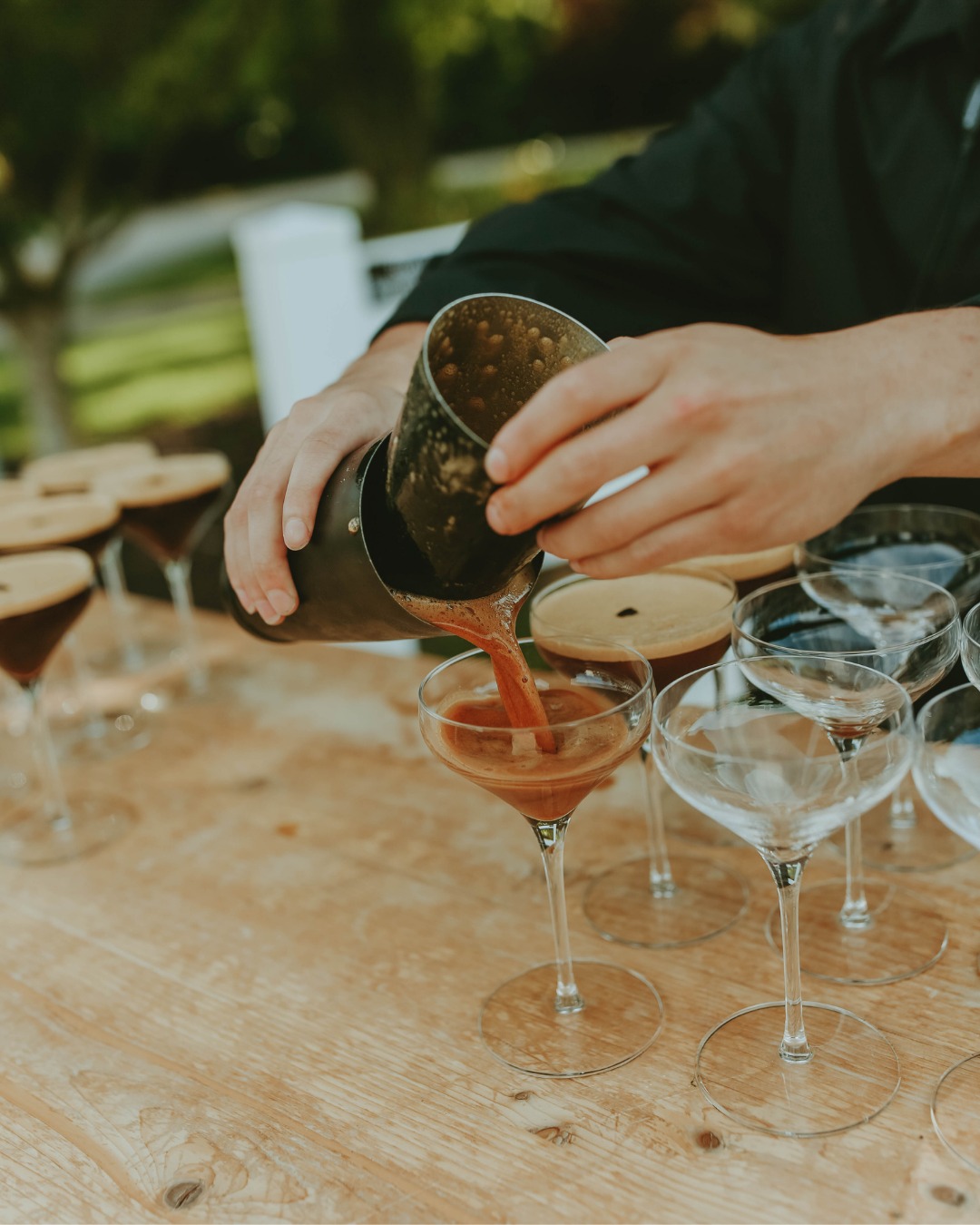 The moment when the shaker hits the glass… pure magic ✨
#HollandMI #SaugatuckMI #WinstonsBarService #MichiganBarService #HollandEvents #SignatureCocktails #SaugatuckCelebrations #WinstonsBarService #RaiseYourGlass
#SipInStyle #SaugatuckBarService #DrinkLocalMichigan #WinstonsDrinks #SaugatuckCheers