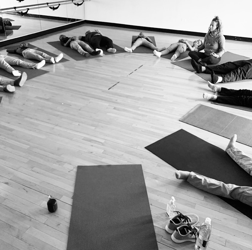pause. notice. breathe. feelings come. feelings go.
#projectpauseyoga #mindfulnessmatters #slowingdown #movementheals