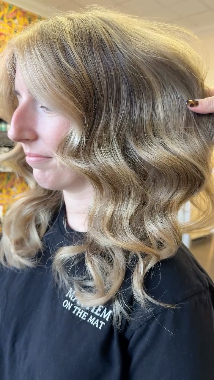 Not just blonde — it’s a blonde with custom tone, shine and grow out plan. It’s a blond completely customized to you and your lifestyle.
#sanmarcoshairstylist #solasalons #escondidohairstylist #sanmarcoshairsalon #solasanmarcos #solasandiego #vistahairstylist #escondidohairsalon