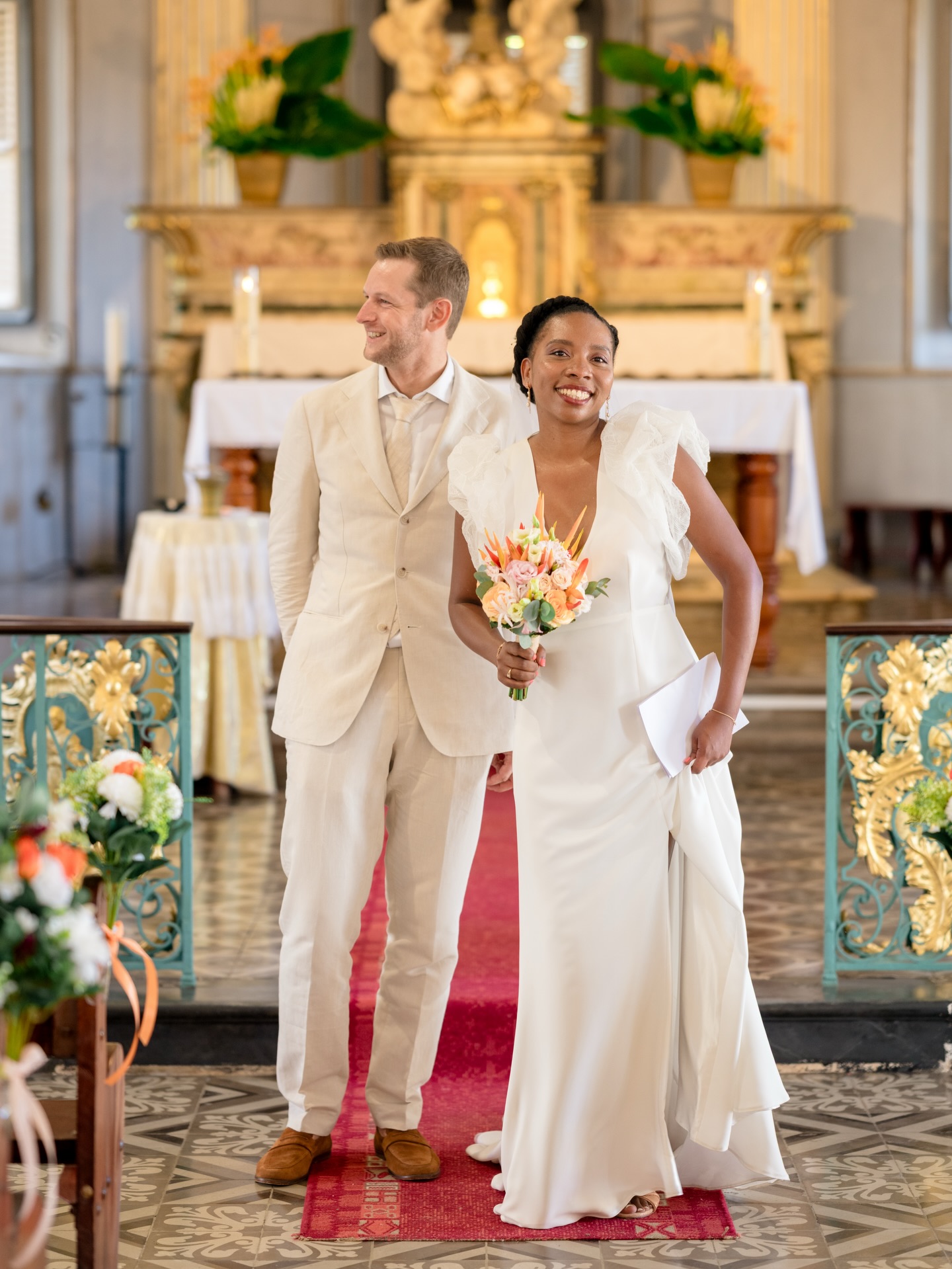 Des préparatifs remplis d’émotion,
une cérémonie chargée de sens,
des regards complices,
et une fête pleine de vie.
Un mariage intense, joyeux et profondément humain,
comme je les aime.
S+T merci à vous de m’avoir confié ce beau projet 🤍et pour votre confiance renouvelée 🤍
Tellement heureuse de vous suivre dans votre belle histoire.
🏠 @habitationbeaupays
👨🍳@nathanaelducteil
#photographedemariage #mariage #martinique #love #wedding