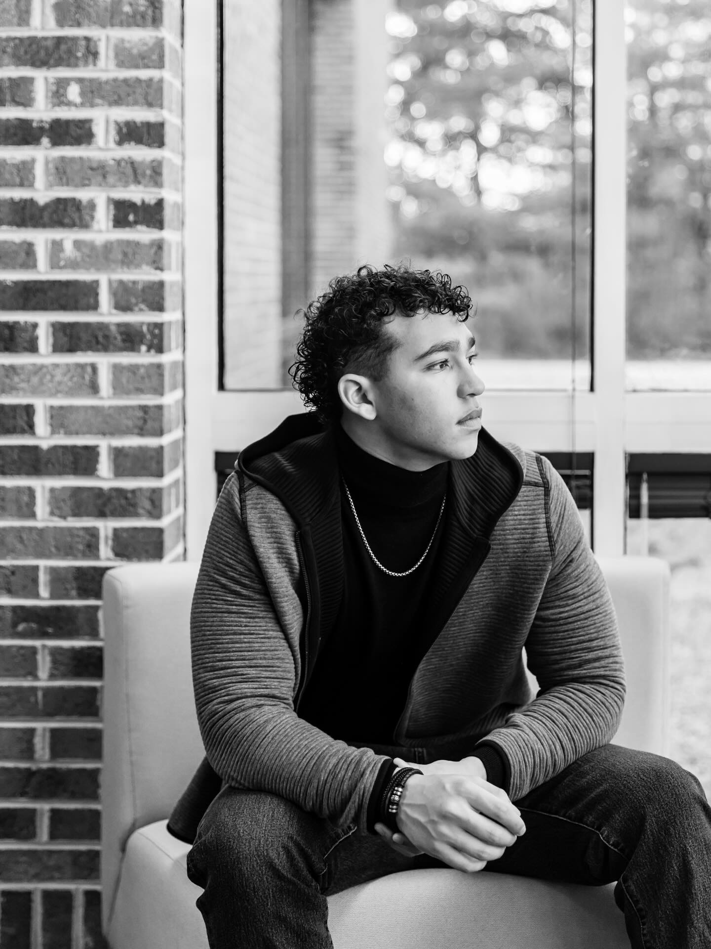 A new chapter needs a new perspective and that means new headshots 😉
Start 2026 off right. Let’s do this!!
#newheadshots #businessportraits #cortneytorresphotography #brandinginspiration #njphotographer