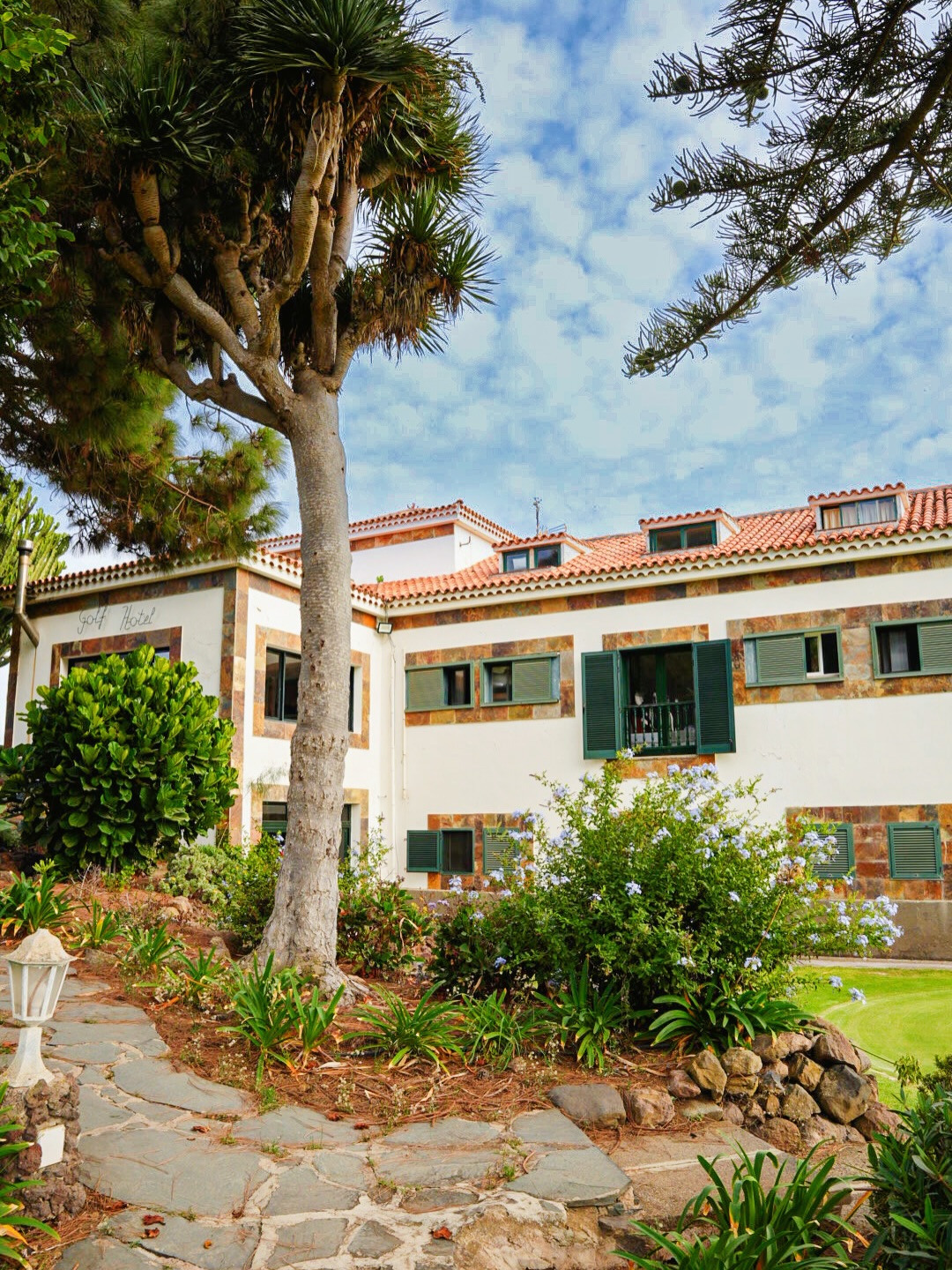 Nuestro exterior: naturaleza, silencio y golf ⛳🍃💚
Our surroundings: nature, tranquillity and golf ⛳🍃💚
#BandamaGolfHotel #RCGLasPalmas #IslasCanarias