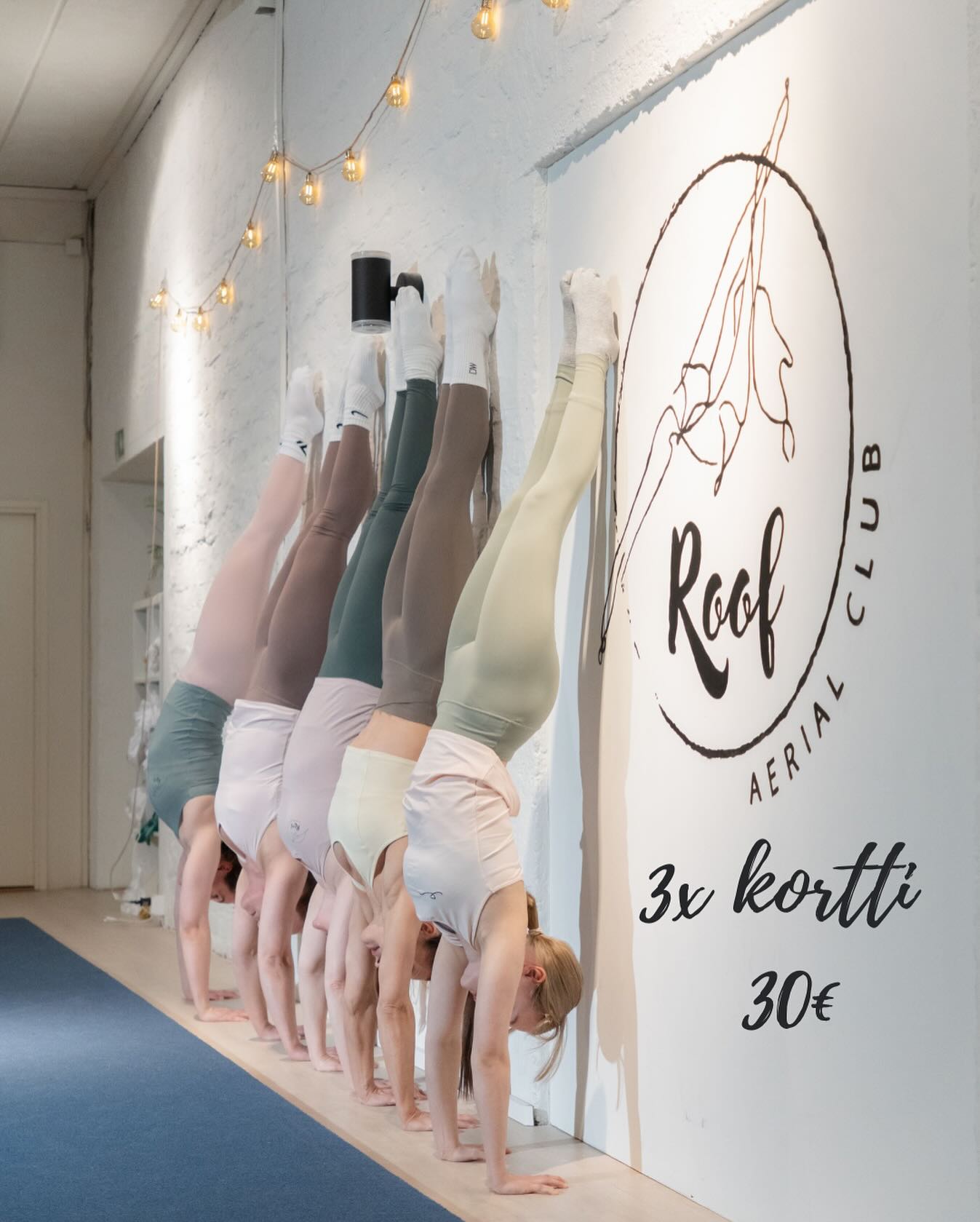 Vielä on aikaa hyödyntää tammikuun tarjous 3x kortti 30€ (voimassa 3vk ensimmäisestä treenistä)! 🤩
Nyt on oiva hetki tutustua monipuoliseen tuntivalikoimaamme ja tulla vaikka kaverin kanssa kokeilemaan esim. tankotanssia, käsilläseisontaa, aktiivista venyttelyä, balettia, tanssia tai ilma-akrobatiaa!
Tarjouskortin voi ostaa Roofin appista tai paikan päältä!
📸: @takayamaproductions
#roofaerialclub #aerialacrobatics #poledance #handstanding