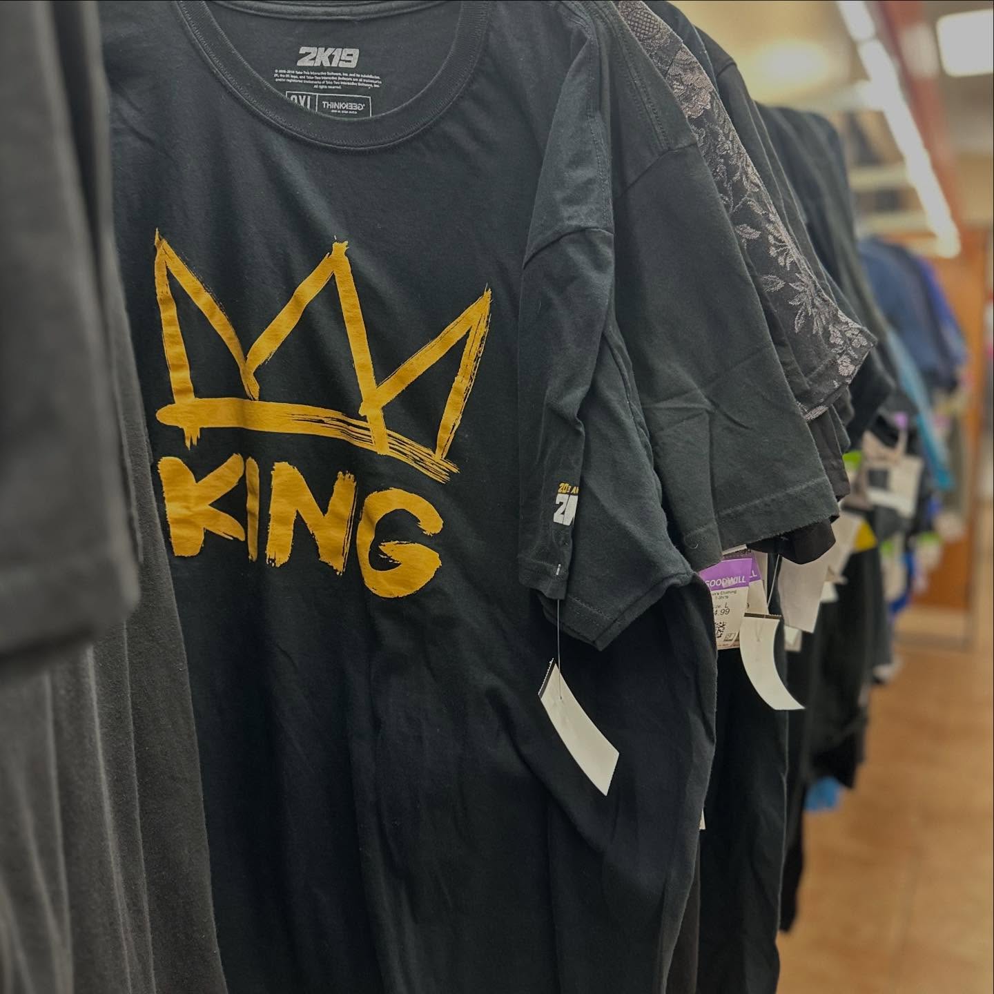 Stay Thrifting, Stay Finding and Stay Fly!
#vintage #classic #tshirt #thrifting #cool