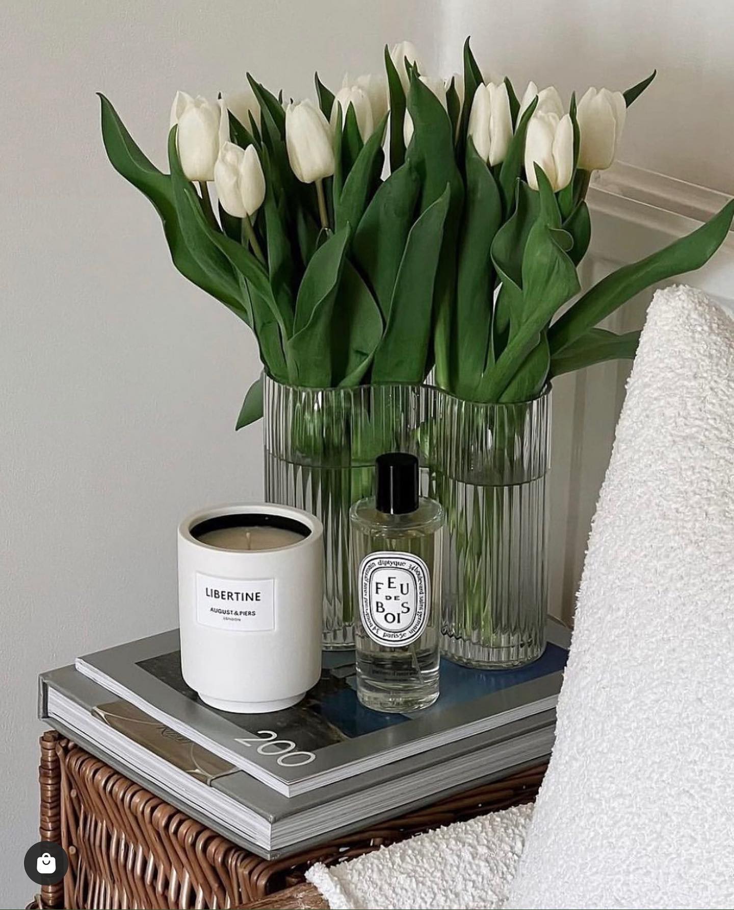 Dreamy set ups like this are getting us through hump day. Featuring the best selling Libertine candle by @augustpiers
Available at @harrods @harveynichols @goop @ssense @ellermannflowers