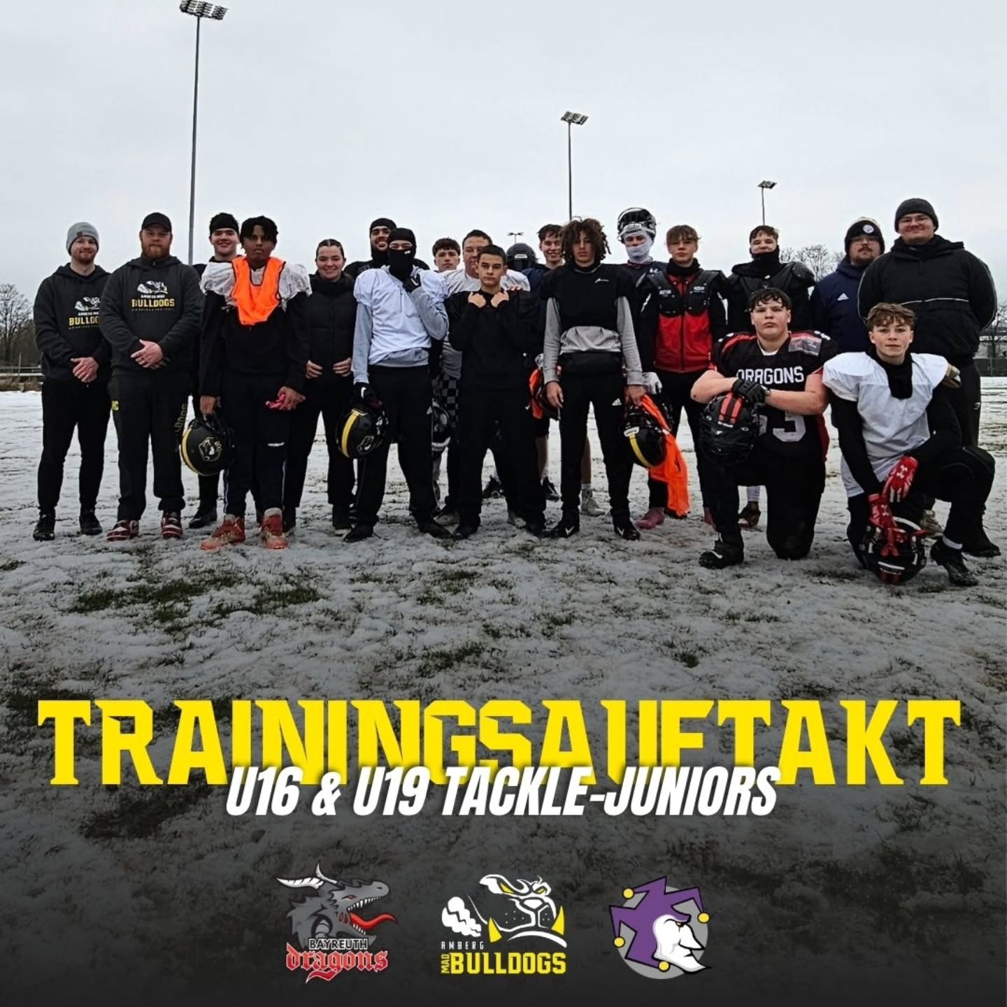 Trainingsauftakt bei Temperaturen unter 0 Grad und Schnee. ❄️ Kein Problem für unsere Jungs und Mädels aus den U15 und U16 Tackleteams. Für die Season 2026 zusammen mit den Juniors der @bayreuthdragons und den @hof_jokers_juniors als Spielgemeinschaft. Wir freuen uns schon jetzt auf jeden einzelnen Gameday! 💥🔥🏈
Du hast auch Bock, dabei zu sein? Melde dich einfach bei uns. 🥳
#amberg #madbulldogs #juniors