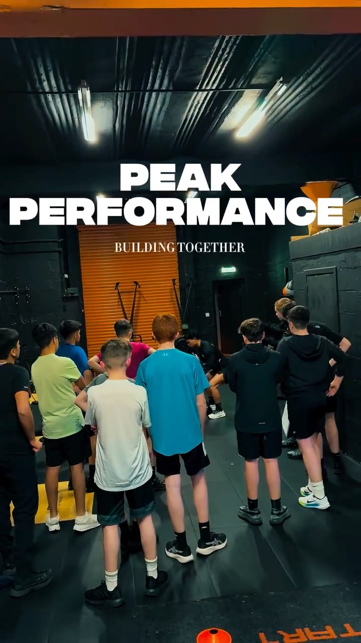 PEAK PERFORMANCE x @stmirrenyfc2011
Was a brilliant Thursday night having the boys in and getting them through their paces🤝
Looking forward to continuing the hard work with a top group of boys!!
Well done lads🫡