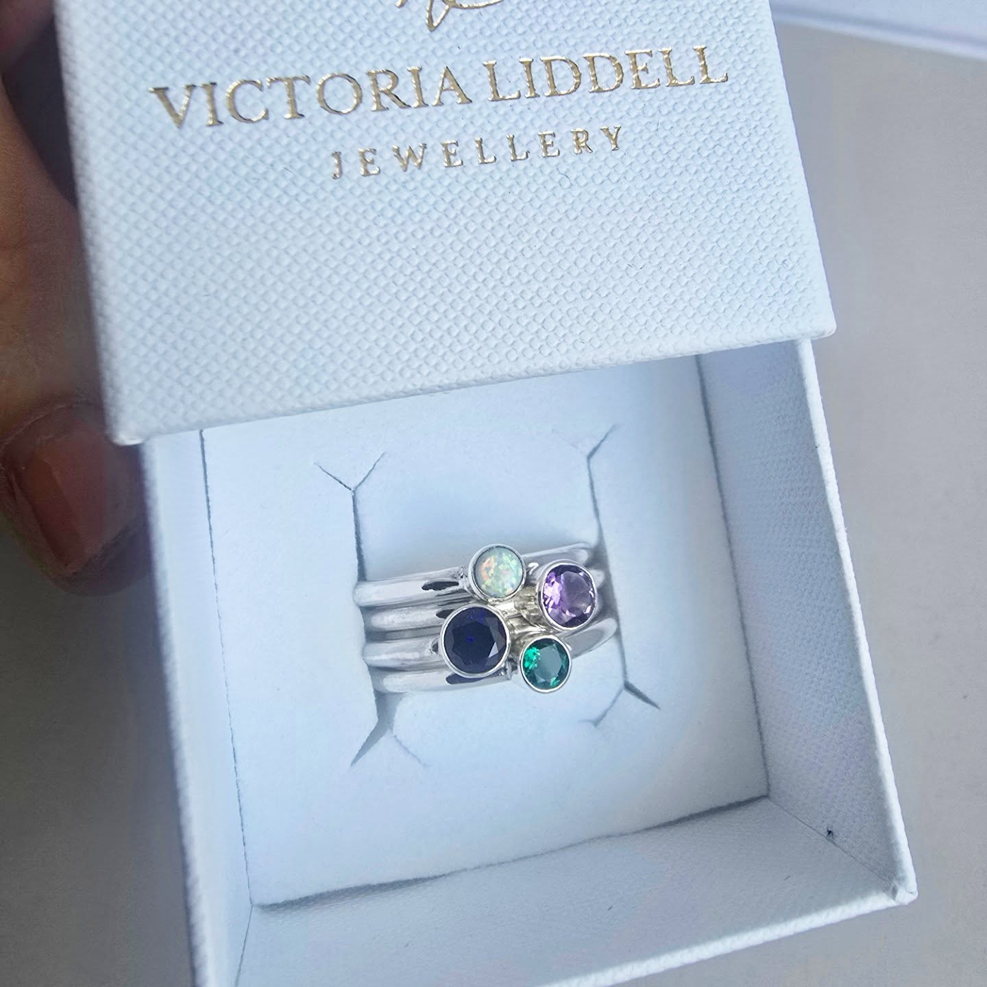 Another lovely family birthstone ring set ✨️
I will be in the studio from 1-3pm today