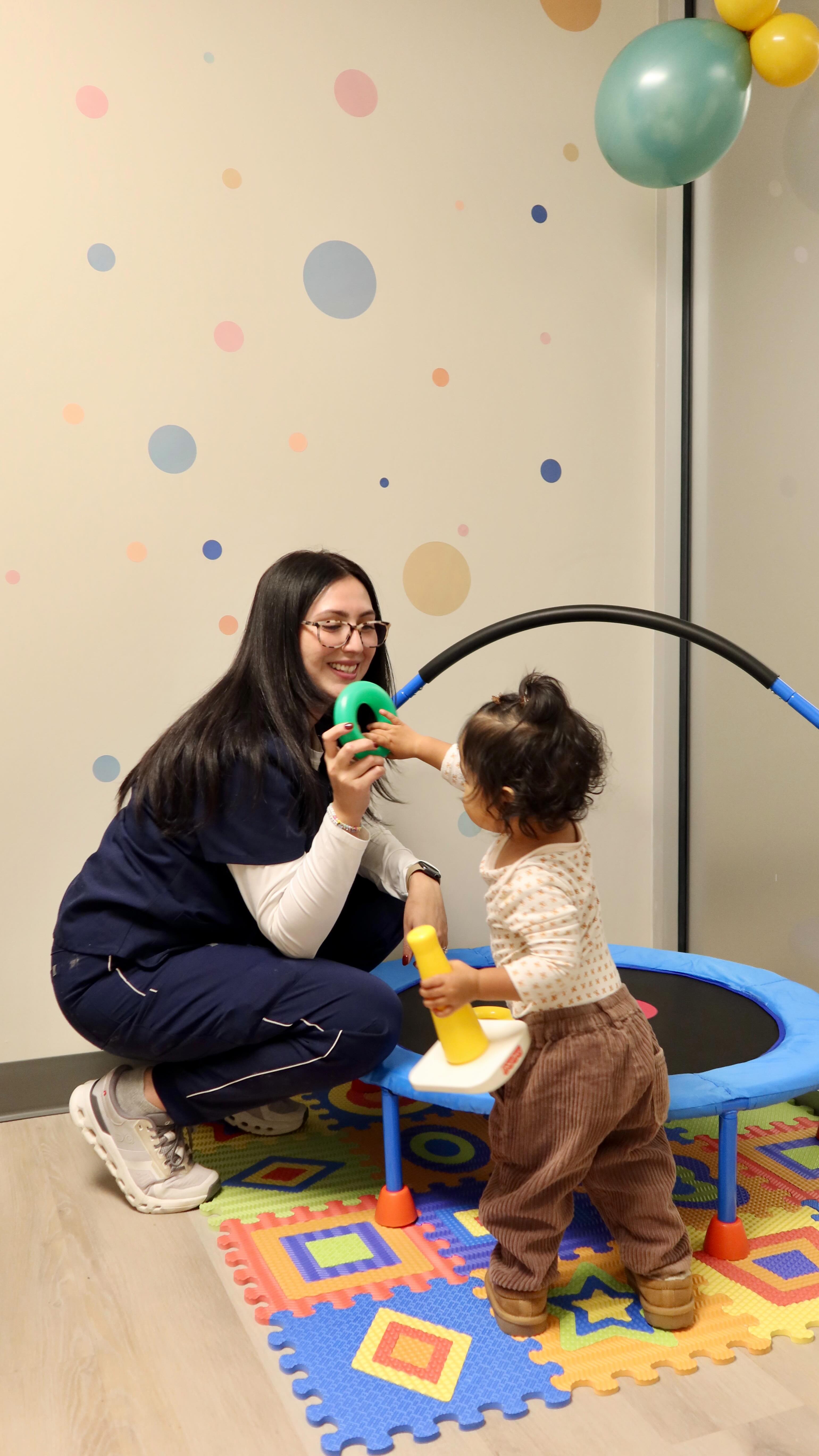 Starting therapy doesn’t have to feel overwhelming. At Sol Speech Therapy, we’re here to guide you every step of the way. 💛 Here’s a simple, clear, and stress-free breakdown of how to get started. Link in bio to book a FREE consultation 📞
Comenzar la terapia no tiene por qué sentirse abrumador. En Sol Speech Therapy, estamos aquí para guiarte en cada paso del camino. 🧡 Aquí tienes una explicación sencilla, clara y sin estrés sobre cómo empezar. Enlace en la biografía para agendar una consulta GRATIS✨
#SpeechTherapy #TerapiadeLenguaje #SolSpeechTherapy #SLPsofInstagram #RidgefieldParkNJ #BergenCounty #BergenCountyMomsNJ #EarlyIntervention #AAC #Toddlers #School #AdultsWithDisabilities #Logopeda