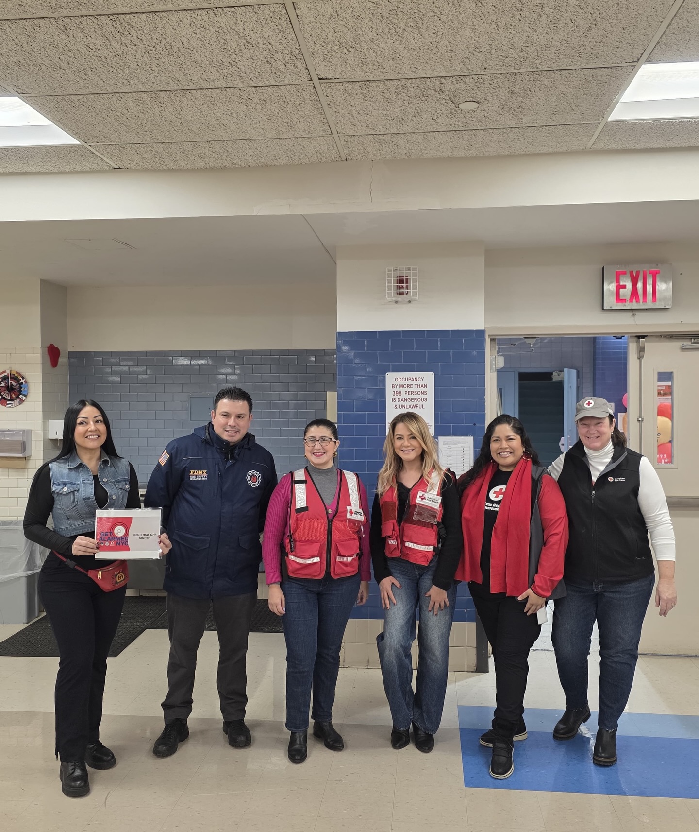 This morning, as part of the team, I accompanied Senator Jessica Ramos, along with the FDNY 🚒 and the American Red Cross, to PS 13, where we learned how to install smoke alarms and then visited a neighbor who needed this important service.
If you need this free service, please call our office at 718-205-3881 ☎️ or contact the American Red Cross at 877-733-2767.
