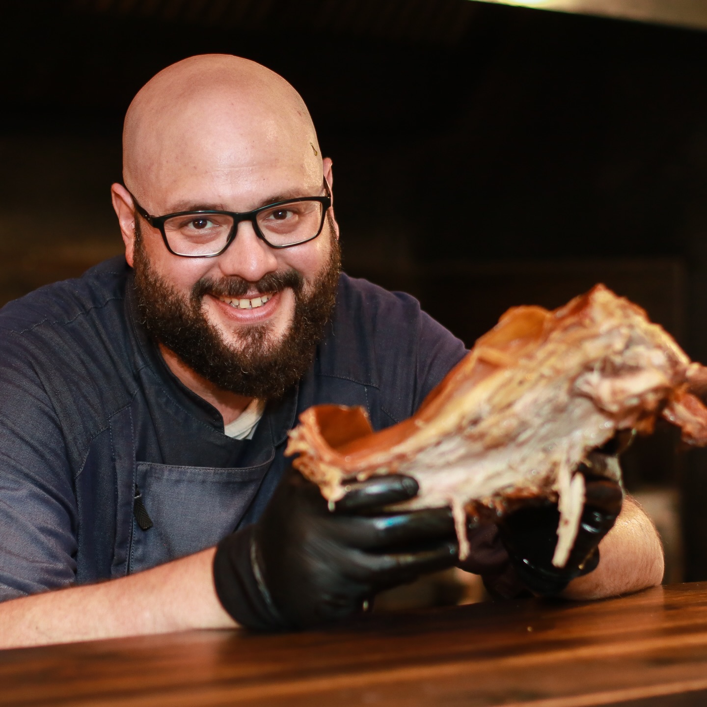 Hola Siga La Vaca meat lovers! Tomorrow we’re bringing back something we do only occasionally: a whole grilled Estonian piglet. Our head chef will be preparing it over open fire. Book your table ahead. 🔥🐷