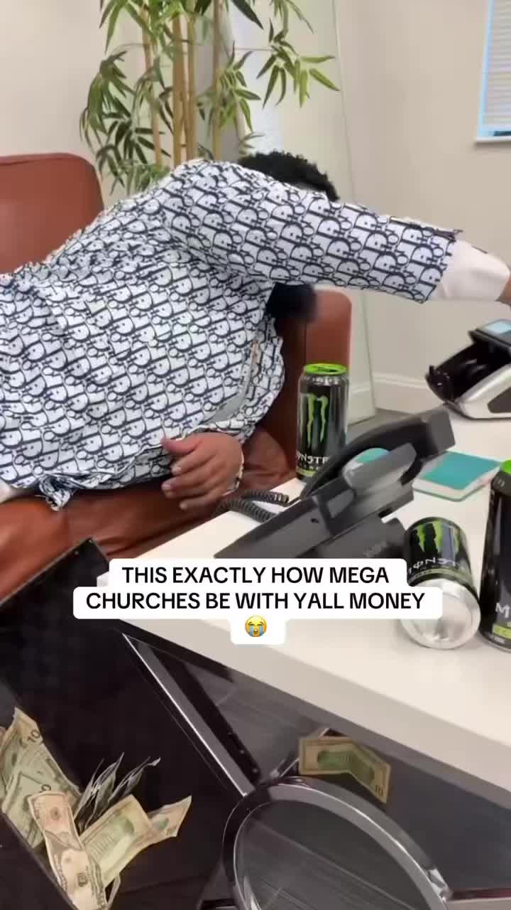 Druski did nothing wrong. These jokes aren’t even new. There’s even a show out right now that is way more vicious about on HBO. The outrage sounds like bs.
#druski #therighteousgemstones #megachurch #satire #satirecomedy #skit #skitscomedy