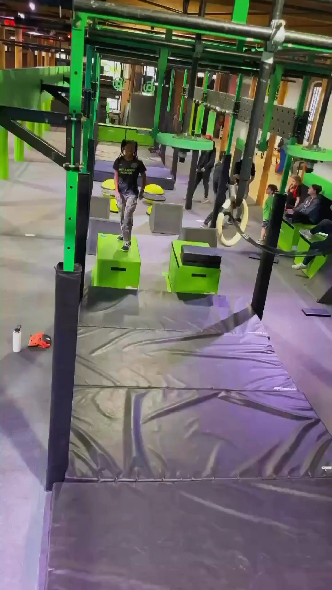 Racing to the buzzer!🏃♂️🏃♀️
#NoLimitNinja #YonkersNY #WestchesterNY #NinjaWarrior #NinjaTraining #NinjaGym #ObstacleCourse #WestchesterMoms #YonkersMoms
#NinjaRace #Headtohead