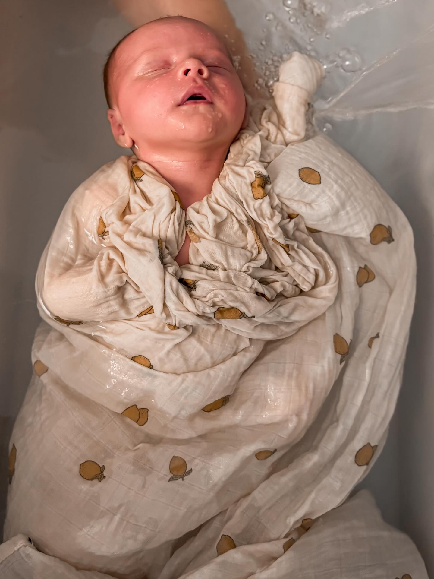 Welcome, little heart
Mathilde Gauthier, infirmière pédiatrique 🧸
Accompagnement périnatal
📍Haute-Savoie
www.monpremierbattement.com
————————————————————————————
#therapeutiquebainbebe #baindesonia #emmaillotage #thalassobainbebe #TBB #nouveaune #naissance #soniakrief #bainbebe #thalassobain #hautesavoie #annemasse #naissance