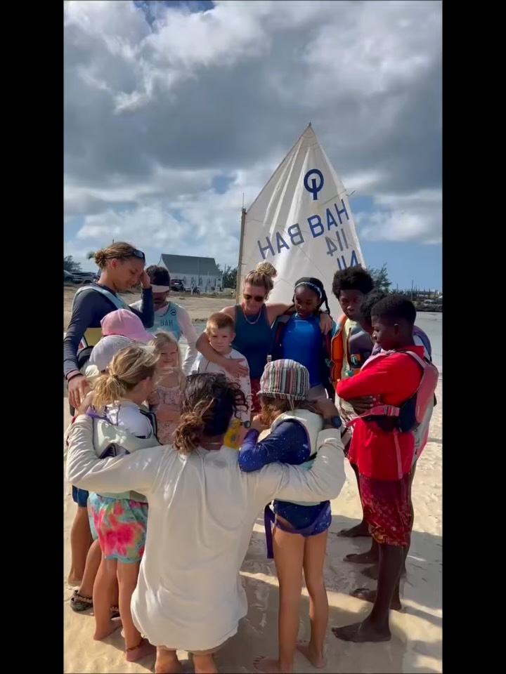 Back to da Cay 🇧🇸⛵️
For the first time in over 30 years, the regatta returned to Eleuthera — an unforgettable moment for our kids to connect with traditional Bahamian sailing, unique in the world.
We organized a small Optimist exhibition to show that learning to sail and being part of our national sport can start right here at ESA.
Sugarloaf finished 2nd overall in the E Class — congrats to Shamarr & Lorenzo 👏 and to all competitors!
Huge thanks to all the families, friends, regatta desk, and organizers for such an incredible community event.
