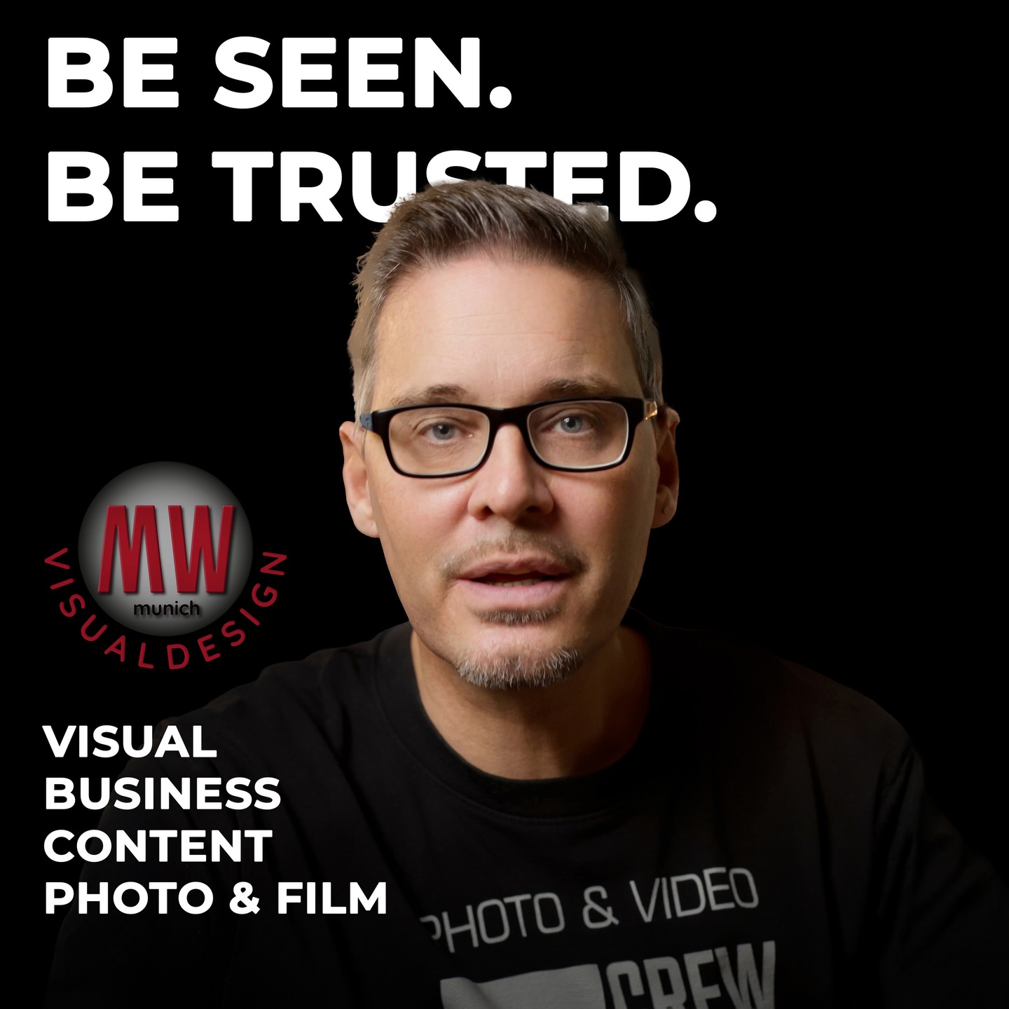 Being seen is not about attention.
Being trusted is not about perfection.
Visual business content means creating images and films
that feel clear, confident and real.
Portrait, business, boudoir and video
are different formats —
but they serve the same purpose:
professional visibility.
📸🎬 | Business • Personal Branding • Storytelling
📩 Let’s create something that stands out
Feel free to contact me! 😉 #businessbranding #münchenmarketing #personalbranding
#photographyandvideo #münchenpasing