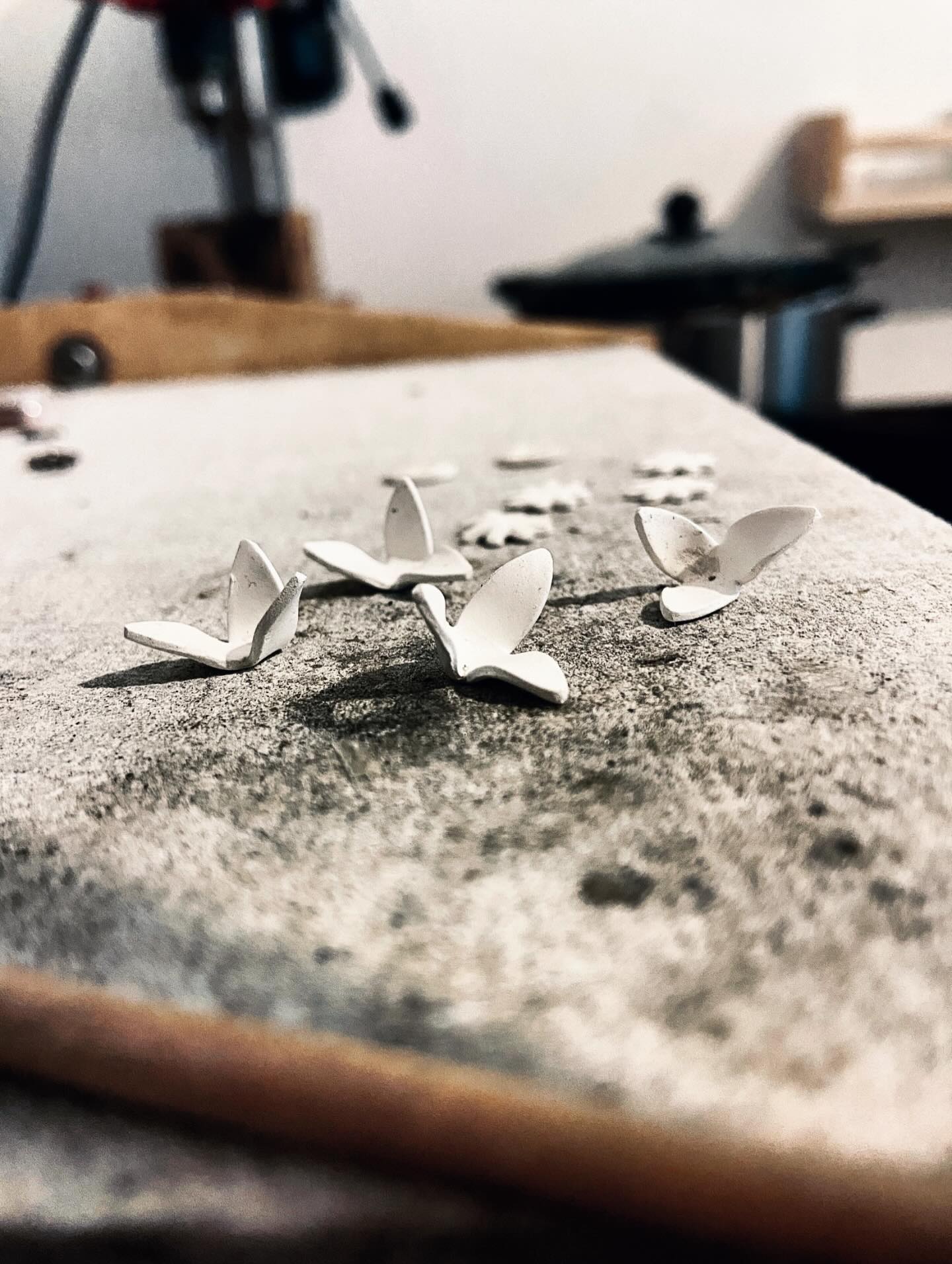 It still feels like Winter here in Yorkshire, but Spring is close by - if I reach out I can almost touch it 🌱 So I’m keeping busy with the beginnings of snowdrop & daisy earrings, dreaming about what is arguably my favourite time of the year 💕