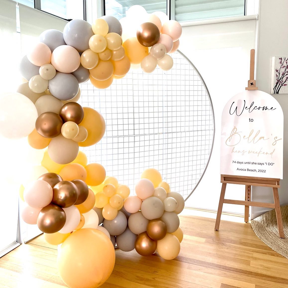 Girls trip! Was a delight to decorate and help set the mood for these ladies at their holiday house recently! #hensparty #batcheloretteparty #girlsweekend #girlstrip #balloondecor #balloongarland #balloons #meshwall #balloondecoration #centralcoastnsw #centralcoastbusiness #engagementparty #birthdayballoons #birthdayparty #21stbirthday