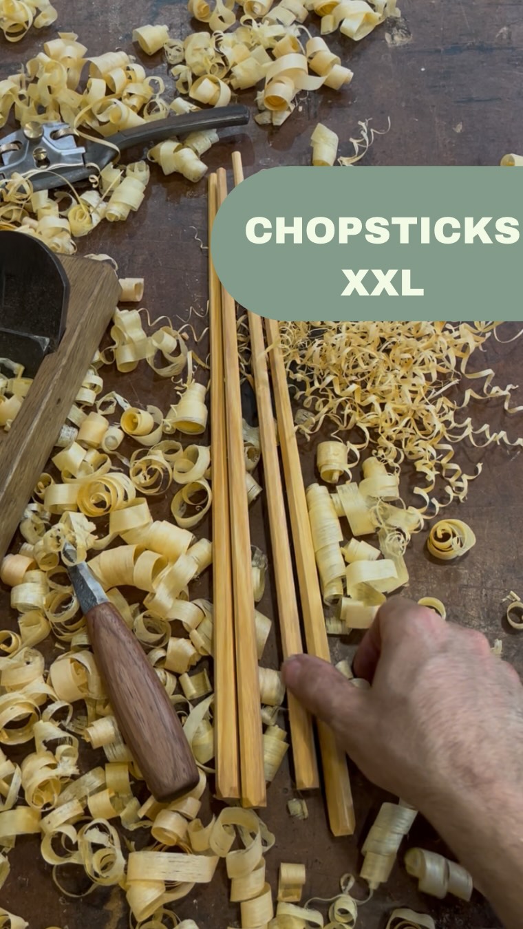 That’s not a chopstick… this is a chopstick! I recently made a set of 400mm long chopsticks for my friends who own a local cafe. No, my friends are not giants, these chopsticks are actually designed for cooking!
Made from crows ash, these were heaps of fun to make as they’re essentially just sticks with four even tapers. They’re the perfect excuse to make some shavings and get some practice using hand tools.
#chopsticks #handtools #woodworking #handmade
#spokeshave