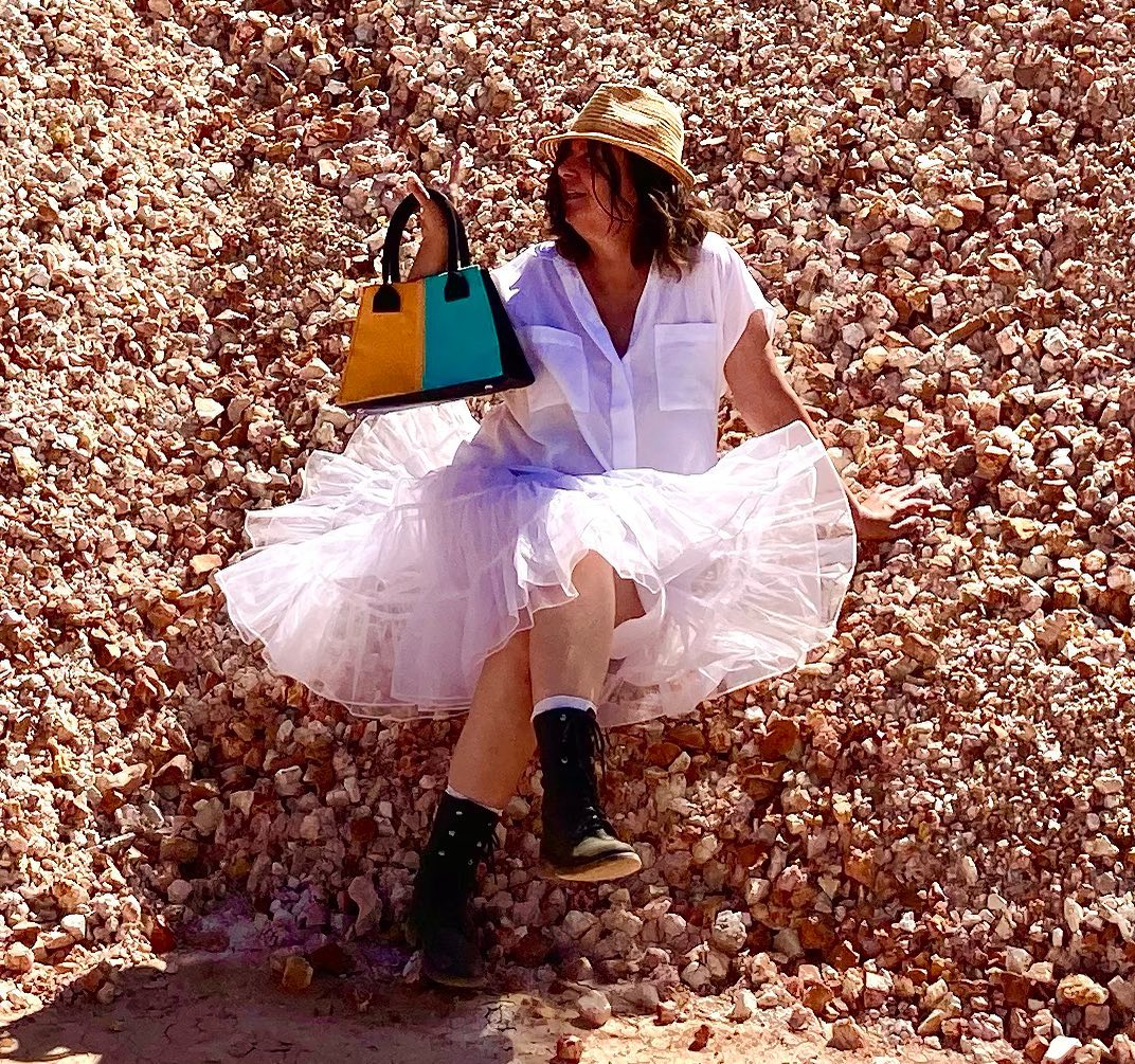 Fabulous Fairtrade go to bag to bling up any outfit… exclusively @hello_emu by CFFT……. #elegantemu #cristinaforfairtrade #CFFT #SayItFair #thewedge #fairtrade #fairtradefashion #ethicalbrand #slowfashion #designerhandbag #trendyhandbag #ethicalfashion #handmade #handcrafted #limitededition #freeshipping✈️✈️✈️ #onlineshopping #giftsforher🎁 #naturalfibre #madeinguatemala #trendybagstyle