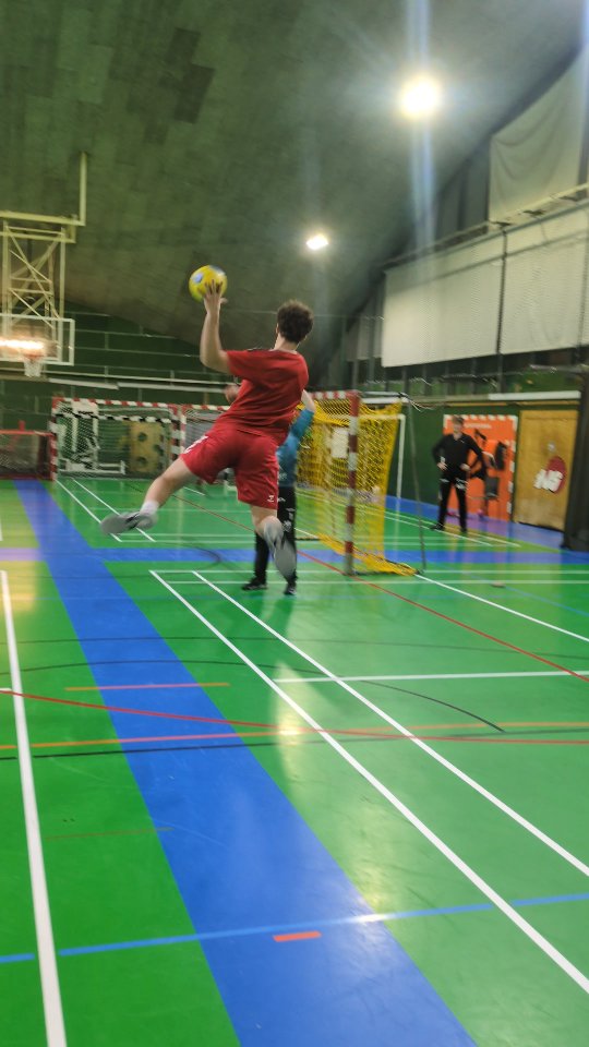 @krisztian.vazsonyi 🪄
#tvsolothurnhandball #handballschweiz #handball #balonmano #handebol