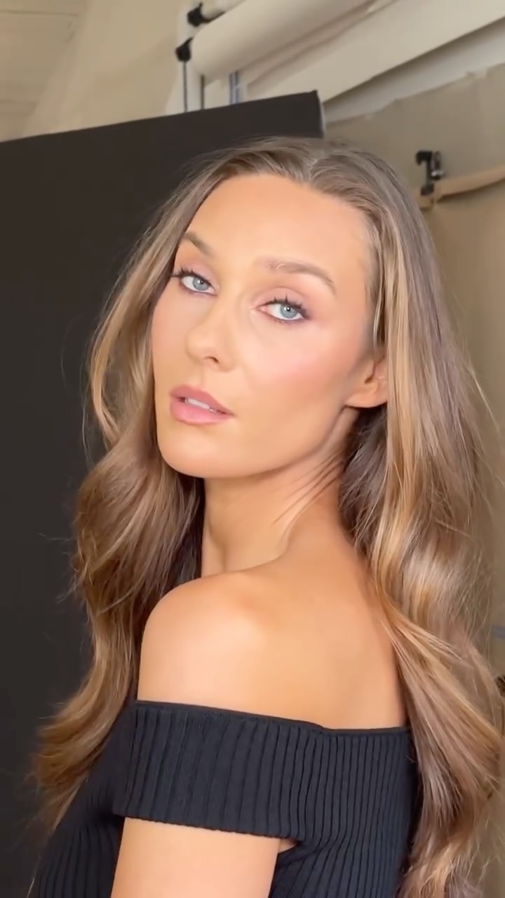 Making her eyes pop 🦋 thank you for being in my chair again @liliancharis
Beauty portraits @lauraelizabethportrait
Model agency @lizbellagency