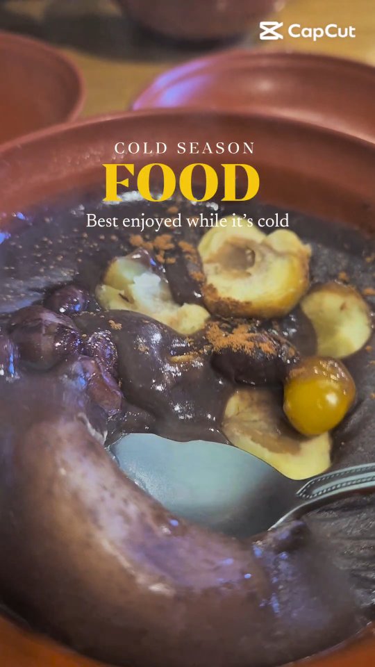 The name says 'second best in Seoul'
but for danpatjuk, this place is number one.
This is 서울서 둘째로 잘하는 집 (The Second Best House in Seoul).
Slow-cooked red beans, naturally sweet, thick, and deeply comforting.
No shortcuts. No artificial sweetness.
Just the bowl Seoul locals crave every winter.
📍 Seoul
🍲 Danpatjuk (Korean red bean porridge)
❄️ Best in winter