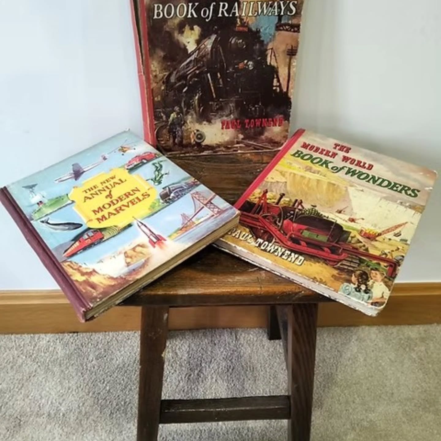 Vintage 1950s/60s three books of wonders /marvels | https://share.google/Dt977auHrXtmCxWQY
