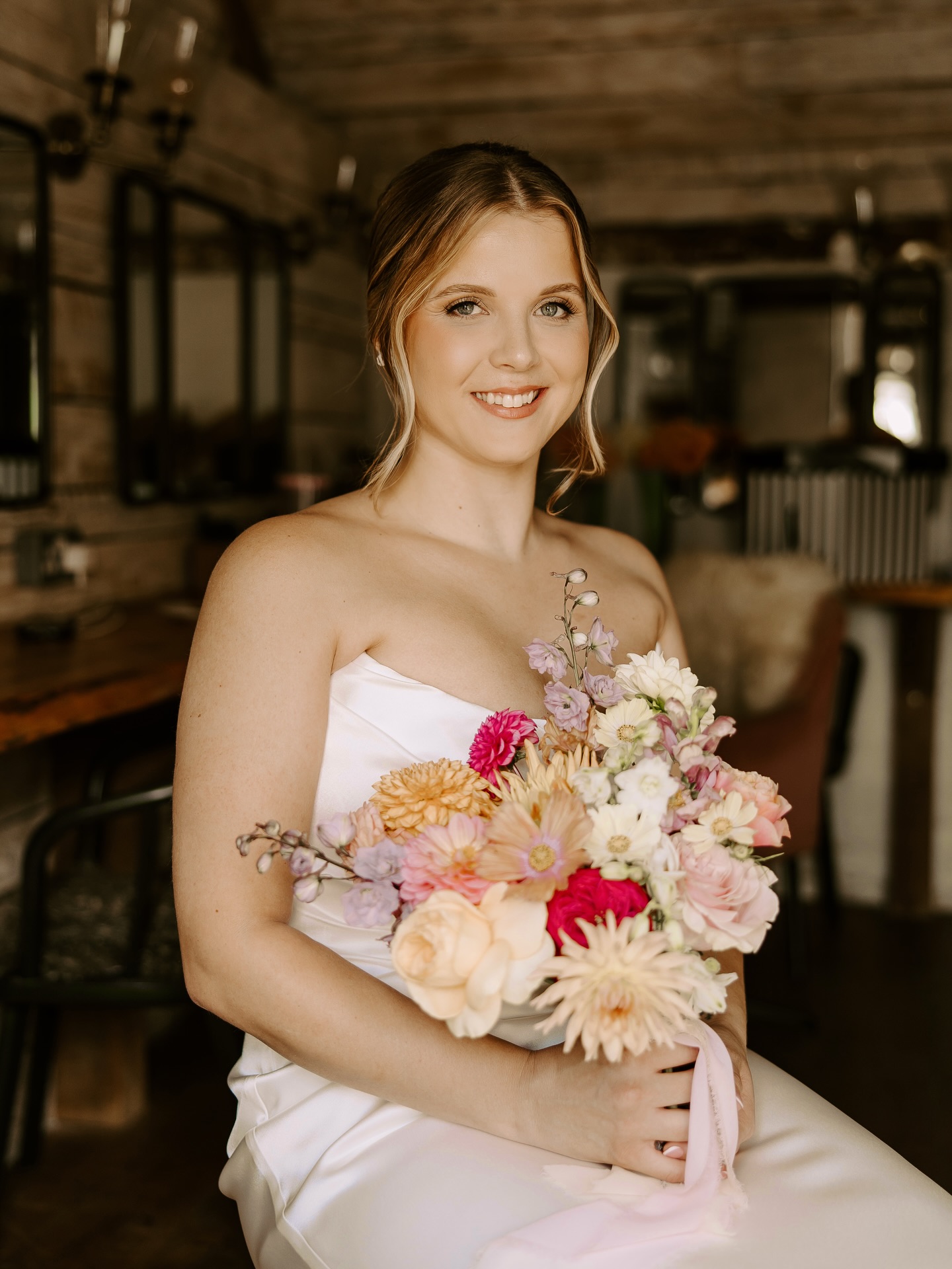 Georgie’s Silchester Farm wedding, filled with dahlias in every shape and size. Fun, romantic, and such a joy to create✨
💍 Getting married? Book a consultation to talk wedding flowers with Monet today!
🌸 𝐰𝐰𝐰.𝐦𝐨𝐧𝐞𝐭𝐬𝐟𝐥𝐨𝐫𝐢𝐬