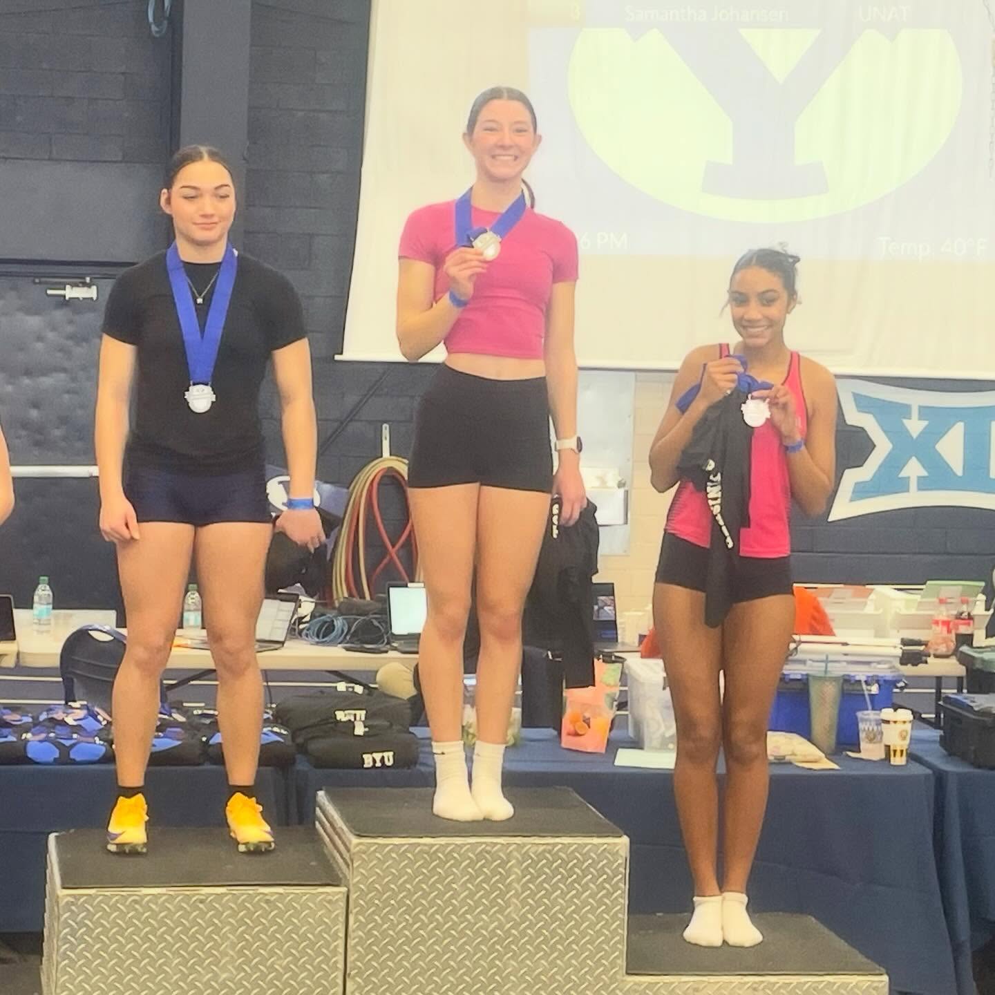 Congrats to our client Reese on placing 1st in the 60m this weekend and also setting a new school record! She has been working with @calebdickson to fuel for her specific sport and build muscle 💪🏻🏃🏻♀️🏆