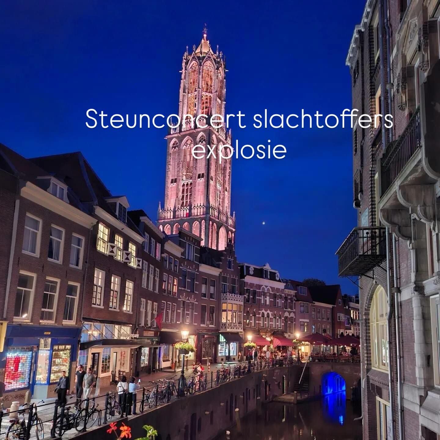 Beiaardconcert als steun voor slachtoffers explosie
De stadsbeiaardier van Utrecht, Malgosia Fiebig, zal zaterdag 17 januari van 11.00 – 12.00 u op de Dombeiaard een speciaal concert spelen om de gewonden en gedupeerden van de enorme explosie in de Utrechtse binnenstad van afgelopen donderdag, een hart onder de riem te steken. Erik Kerpen, voorzitter van de Utrechtse Klokkenspel Vrienden (UKV), laat voorts weten dat het concert ook is bedoeld als blijk van grote waardering voor alle betrokken hulpdiensten en zorgverleners.
De explosie en de gevolgen daarvan laten in het bijzonder diepe sporen na bij de mensen die wonen en werken op hoorafstand van de klanken van de beiaard in de Domtoren. De UKV hoopt dat deze klanken van de eeuwenoude beiaard deze mensen tot troost en steun mag zijn en voor verbinding van huis tot huis mag zorgen. #domtoren #carillon @malgosia_fiebig