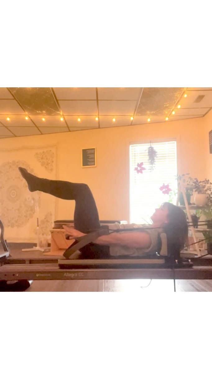 Experiencing neck pain while practicing Pilates? You’re not alone. When beginning, we might be coming into class with weak neck muscles, an underdeveloped core, and improper alignment and body mechanics. Good news though- there’s a fix for that! Start small and as you progress, over time your muscles will grow stronger and you’ll be more aware of your movements, alignment, proper spring settings and possible modifications/support. Watch the video for some of the most common culprits of neck pain on the reformer and how to fix them!