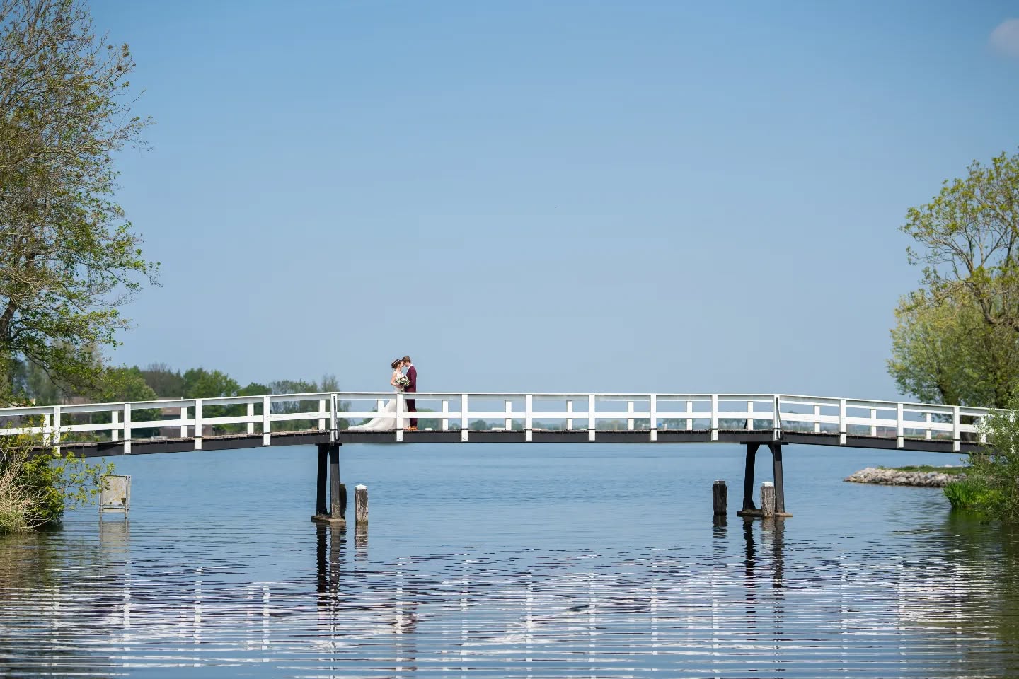 En de tweede wide shot alweer 😉
#wideshotwednesday #bruidsfoto #verloofd #bruidsfotograafdelft #bruidsfotografie #bruidsfotograafzuidholland #bruidsfotograafnederland #weddingphotographer #wedding #weddingphotography #wijgaantrouwen #trouwenin2022 #trouwenindelft #delft #trouwenin2023 #stadhuisdelft #trouweninalphenaandenrijn #trouweninalphen
